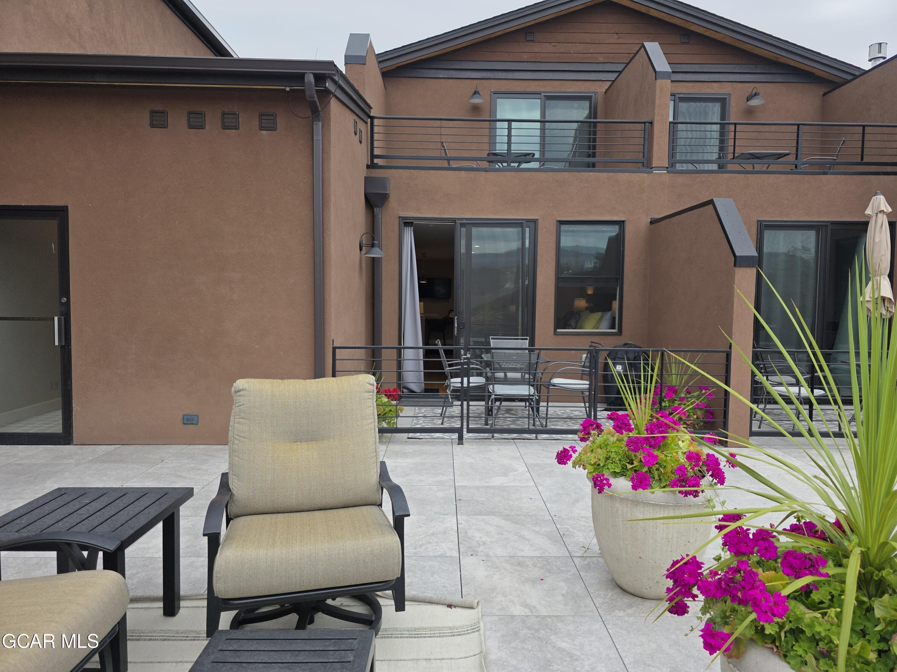 828 GRAND Avenue 208