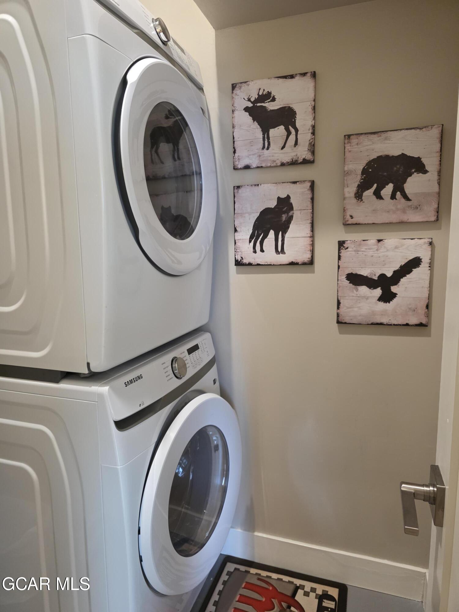 828 GRAND Avenue 208