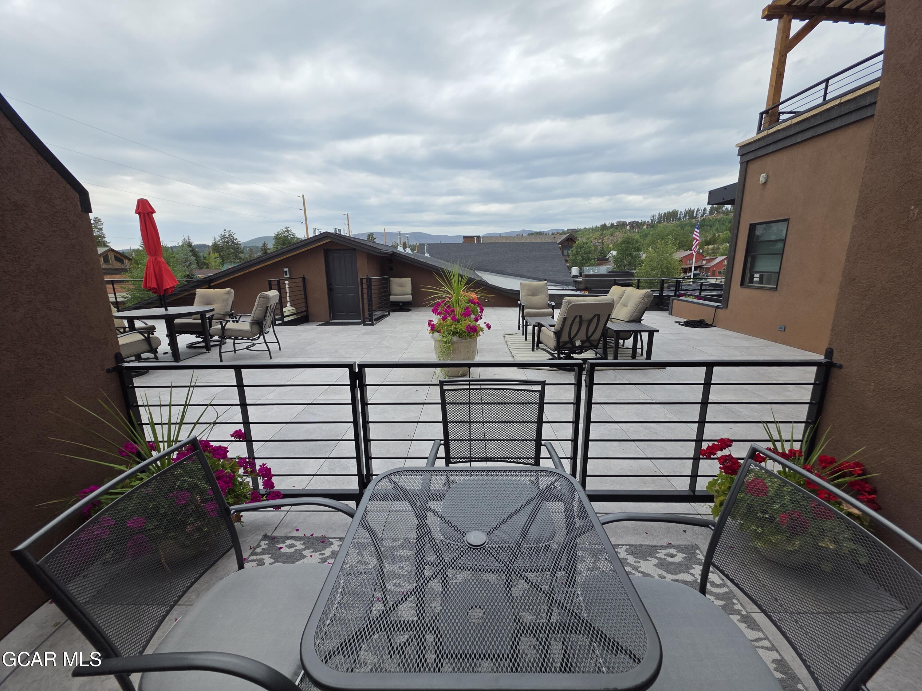 828 GRAND Avenue 208