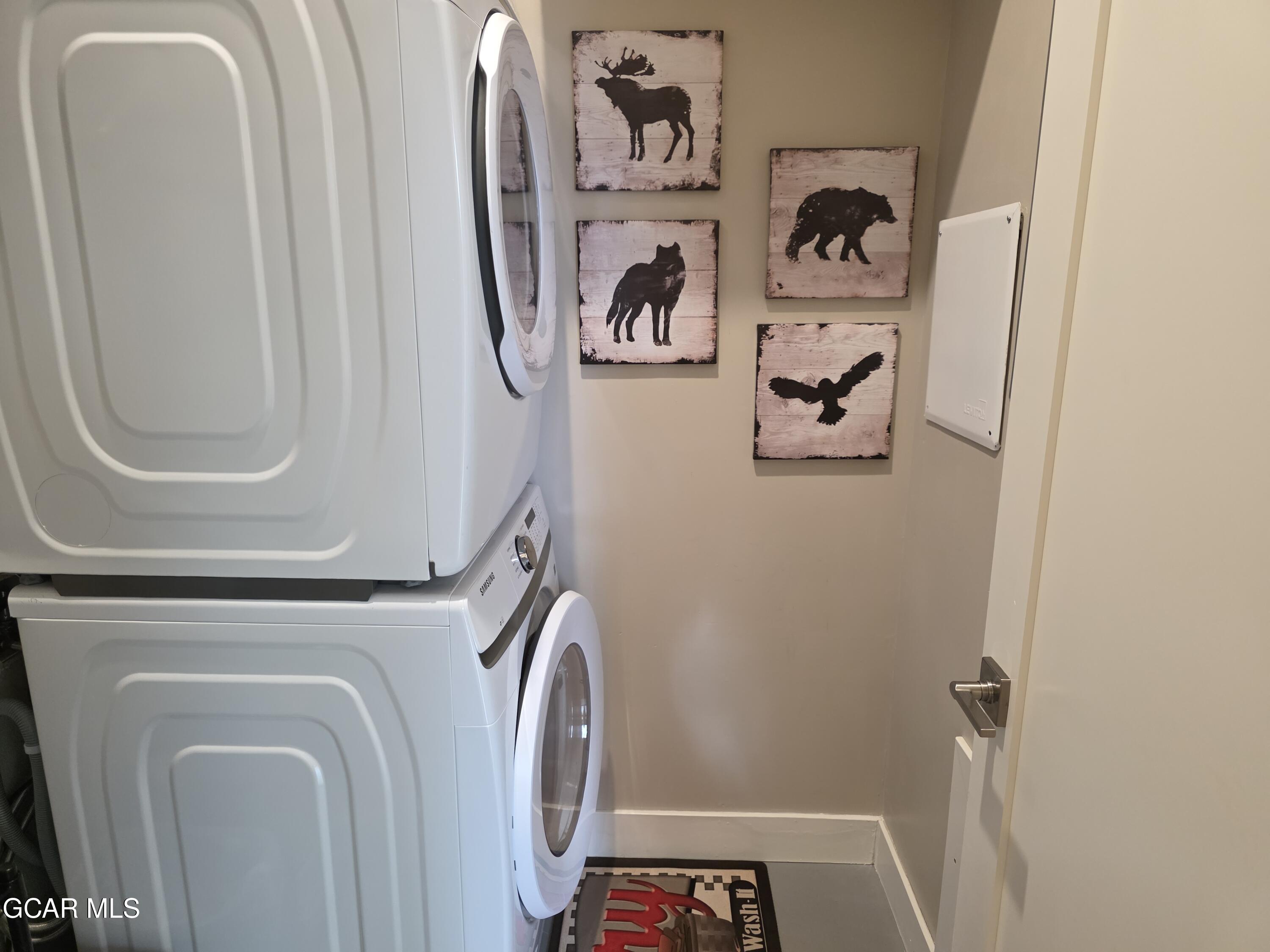 828 GRAND Avenue 208