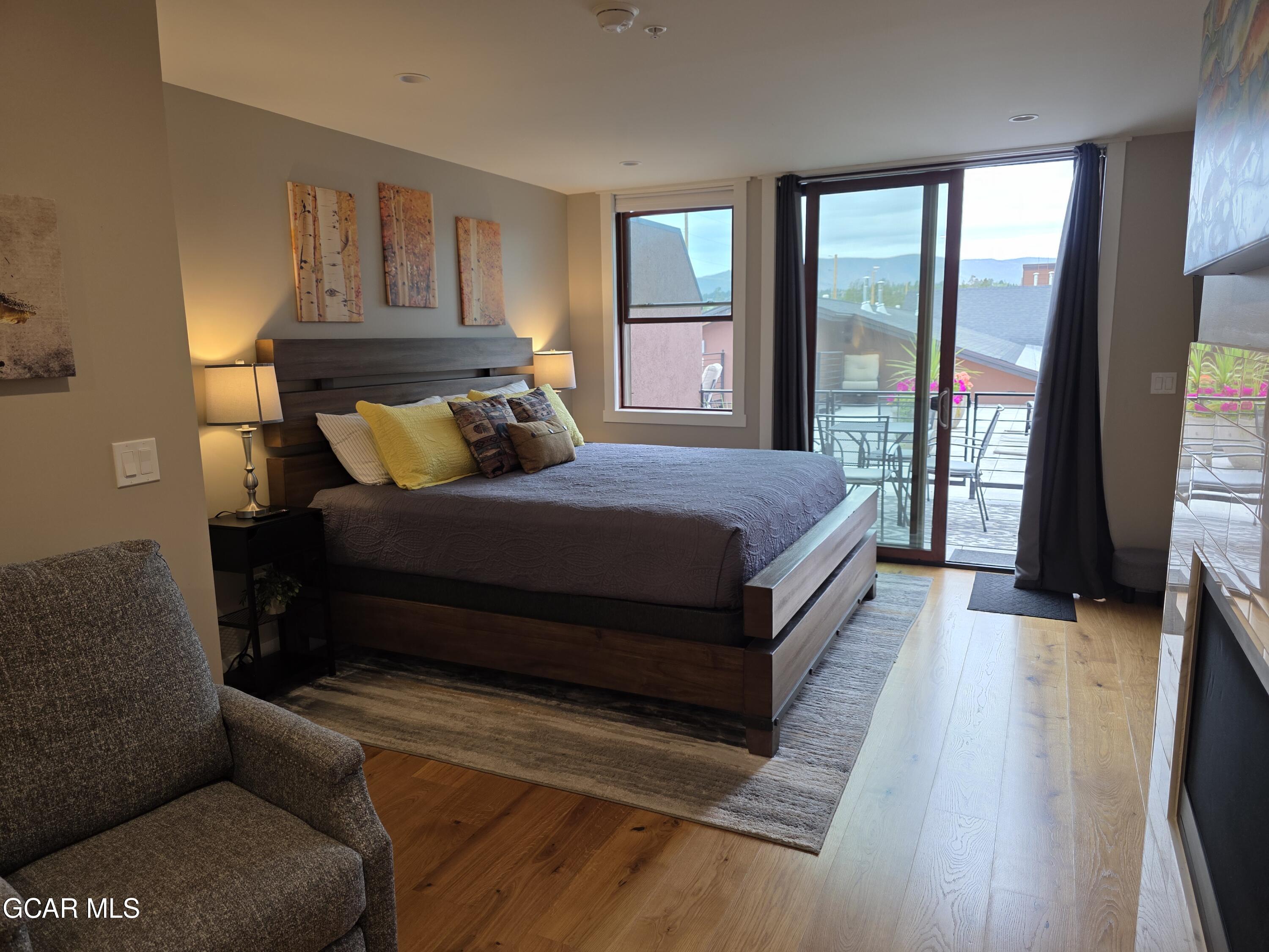 828 GRAND Avenue 208