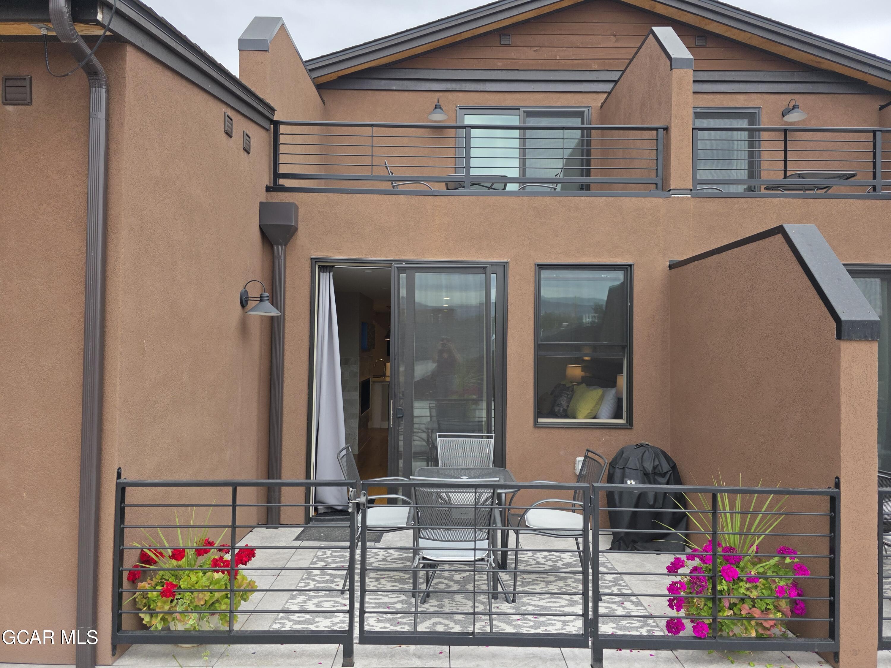 828 GRAND Avenue 208