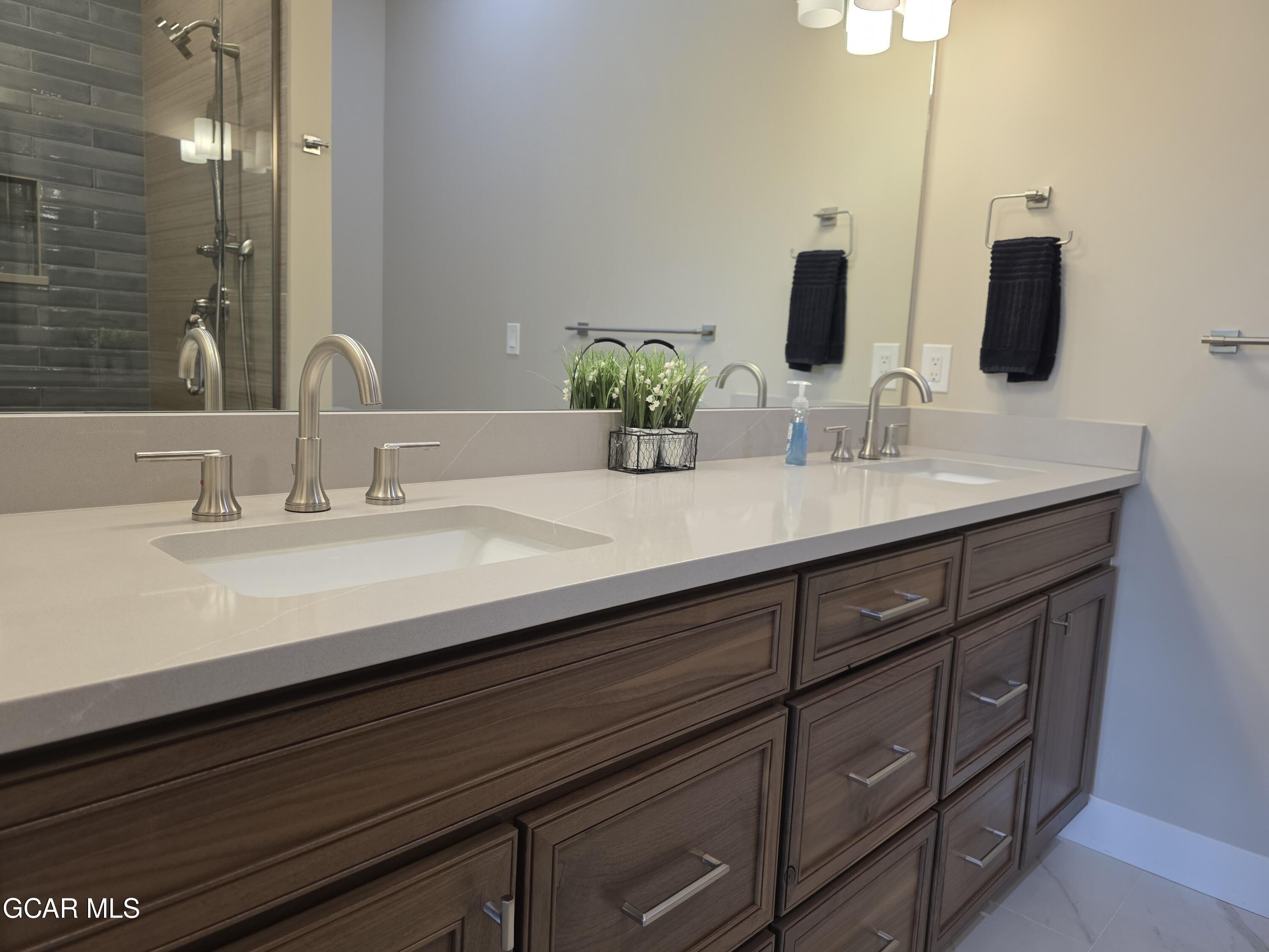 505 GRAND Avenue 204