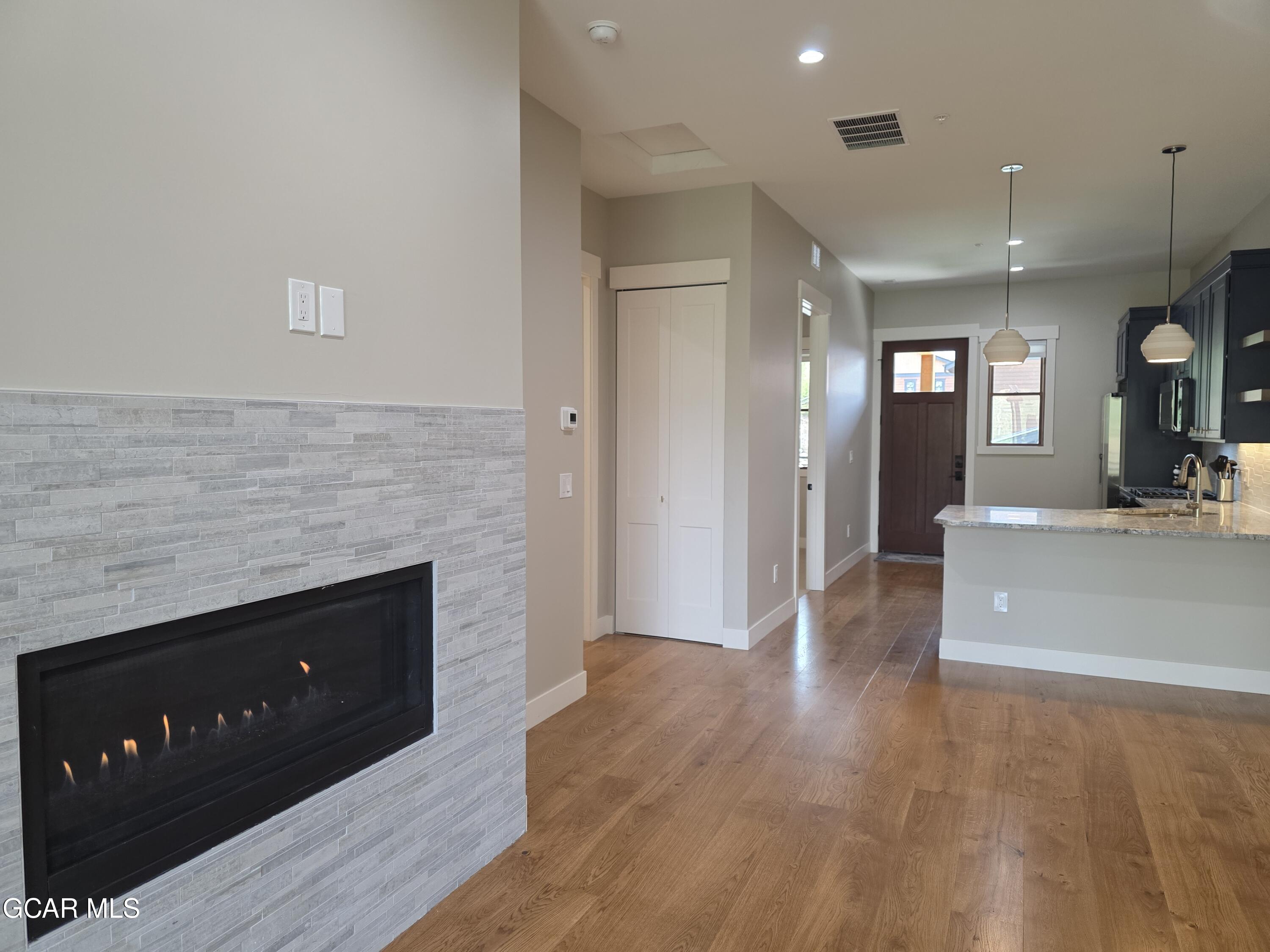 505 GRAND Avenue 204