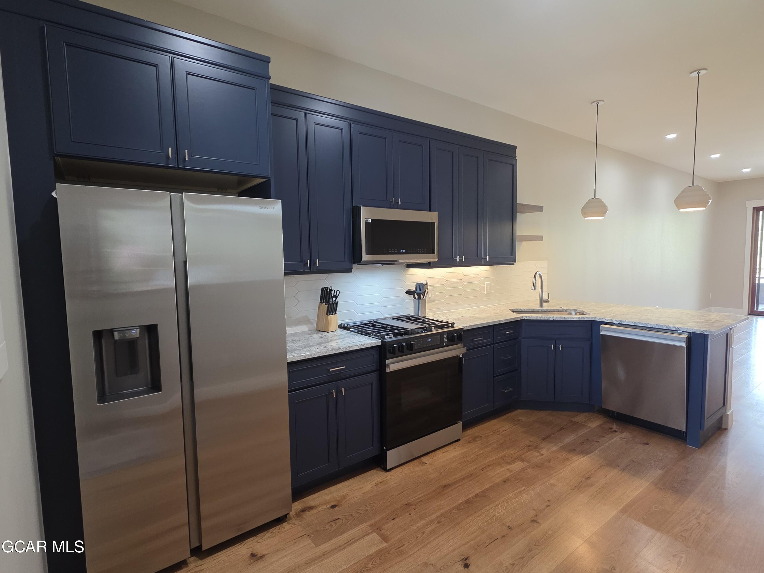 505 GRAND Avenue 204