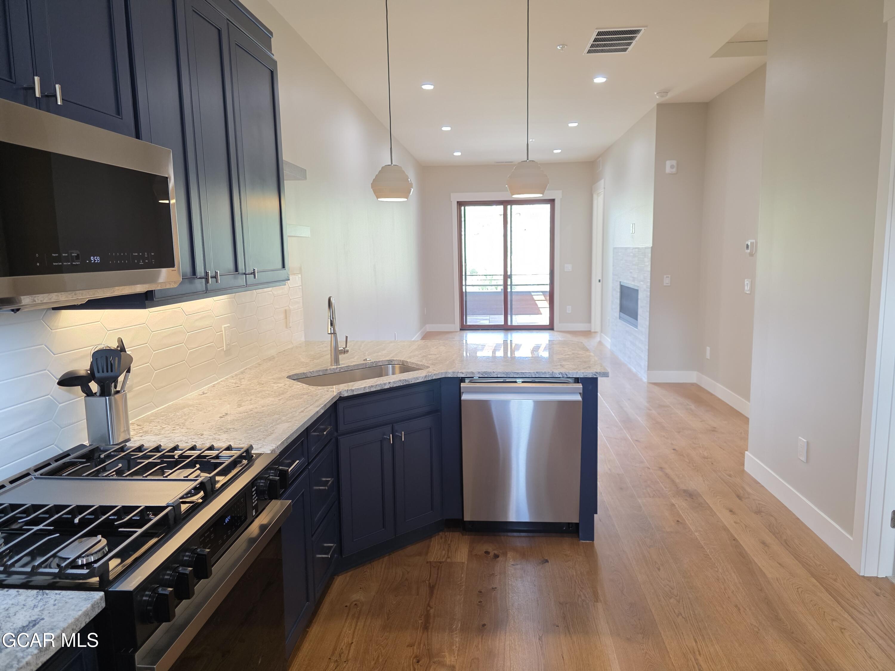 505 GRAND Avenue 204