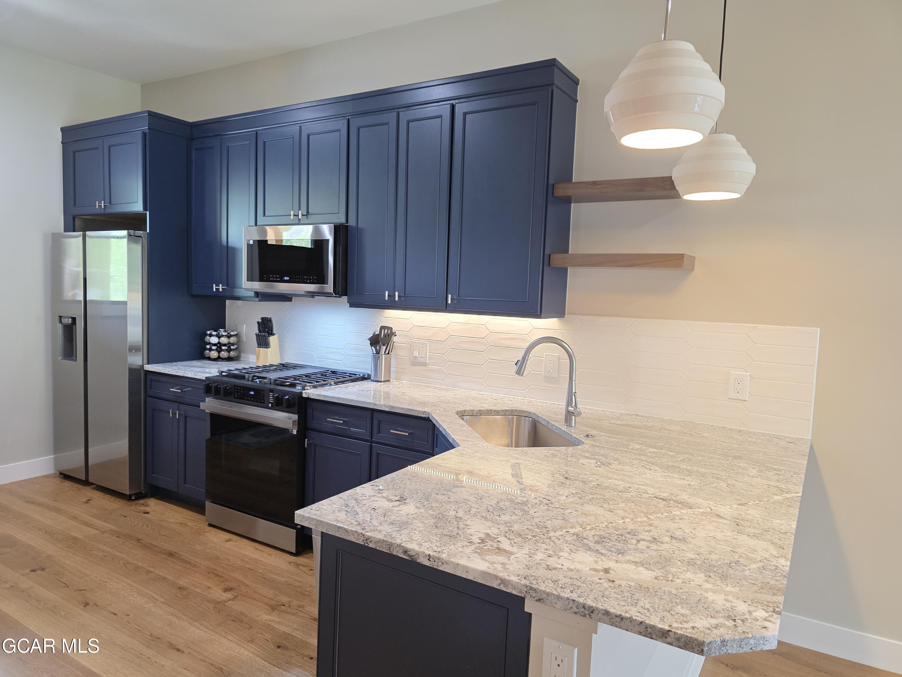 505 GRAND Avenue 204