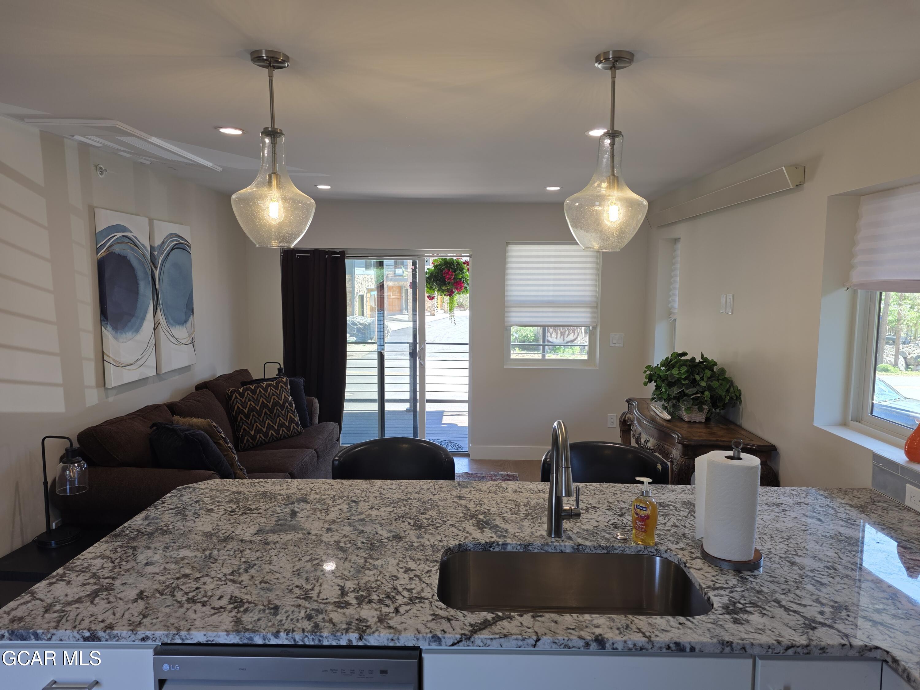 505 GRAND Avenue 206