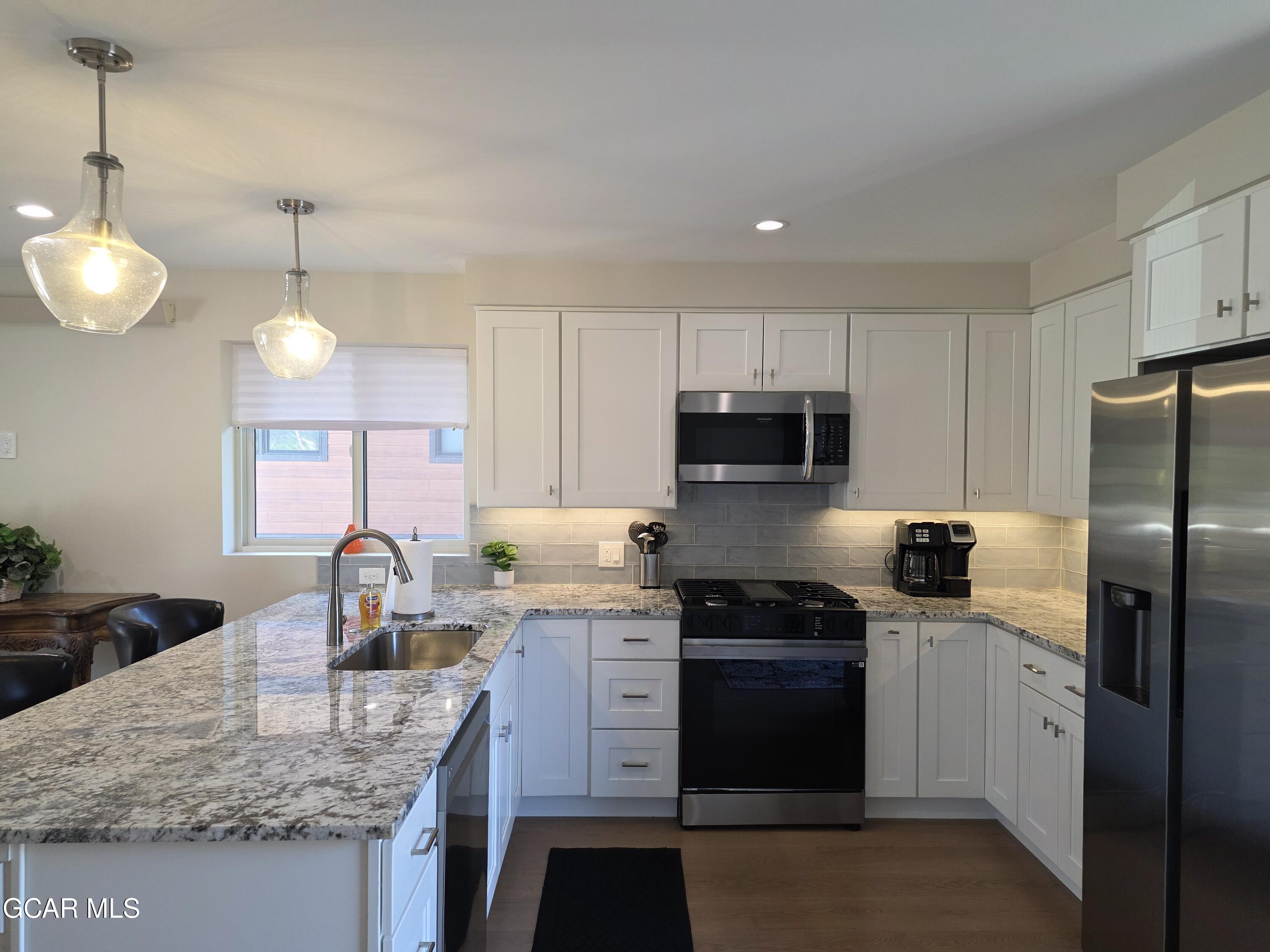 505 GRAND Avenue 206