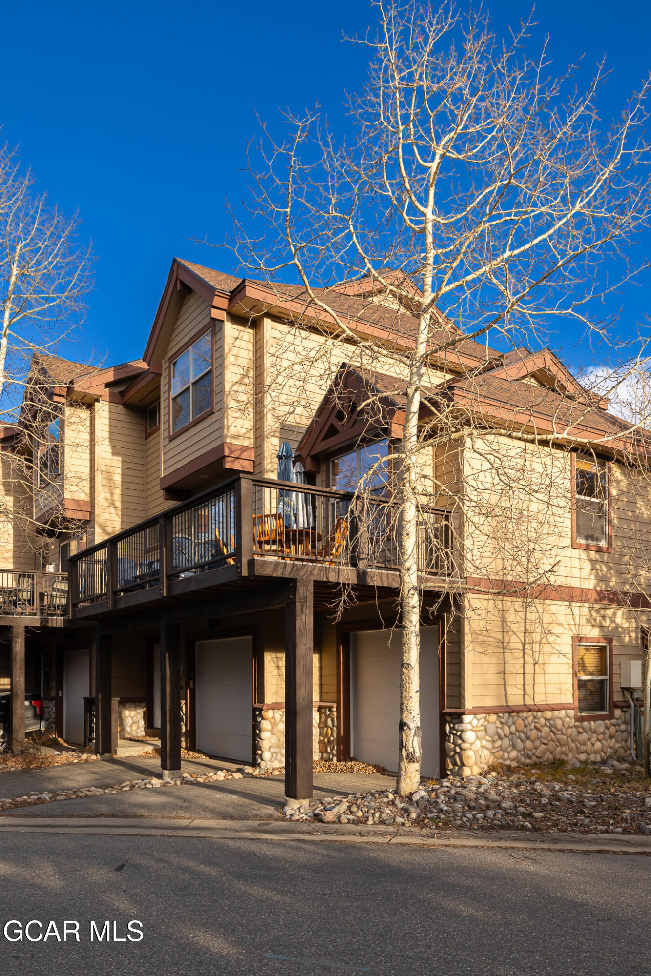 210 SAWYER Circle