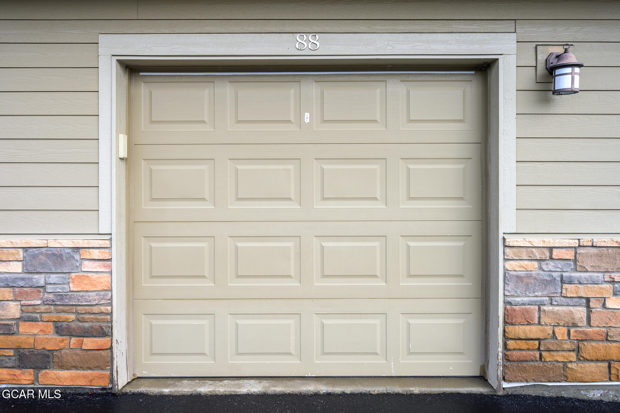 164 Village Road H-207