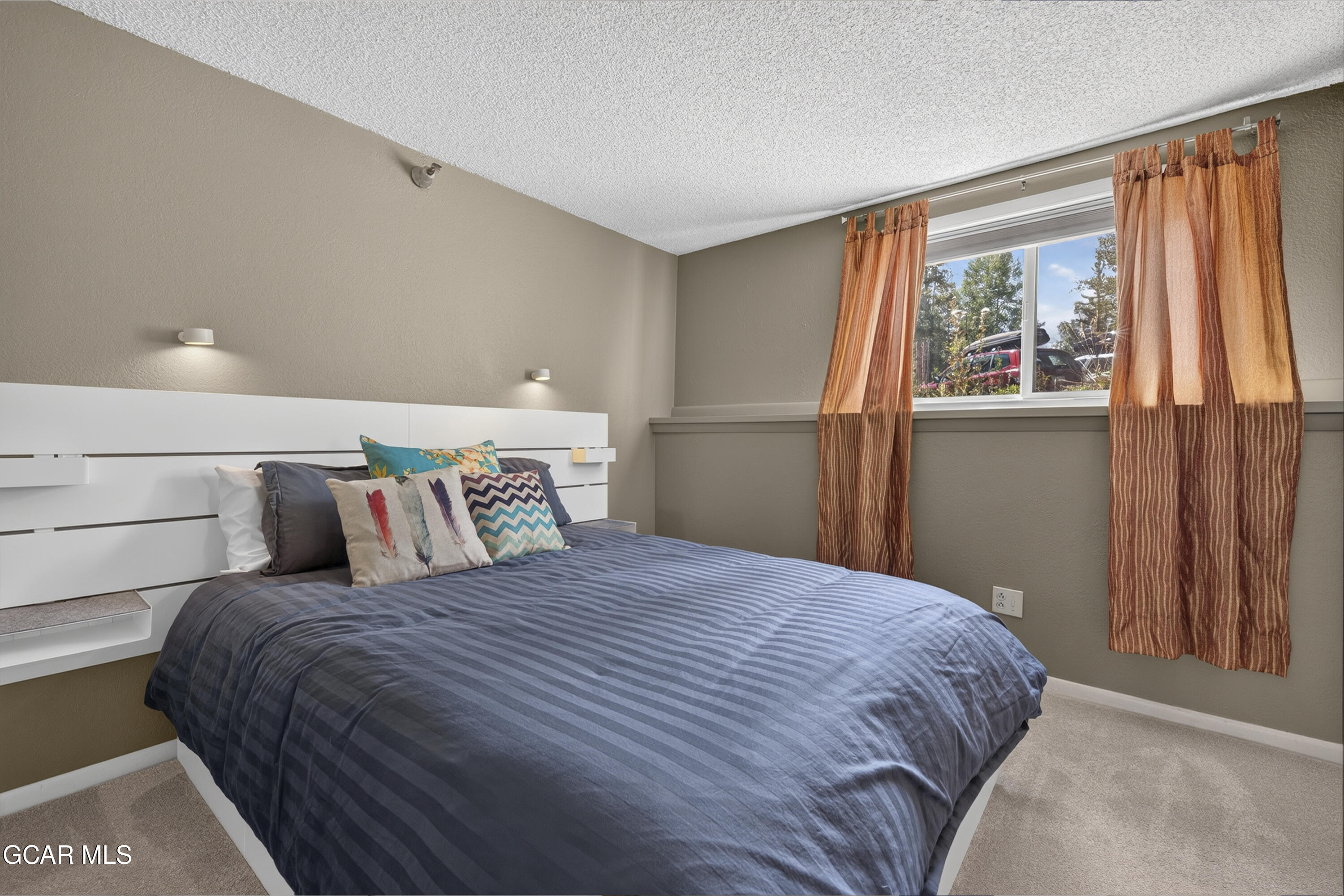 32 Telemark Drive 102