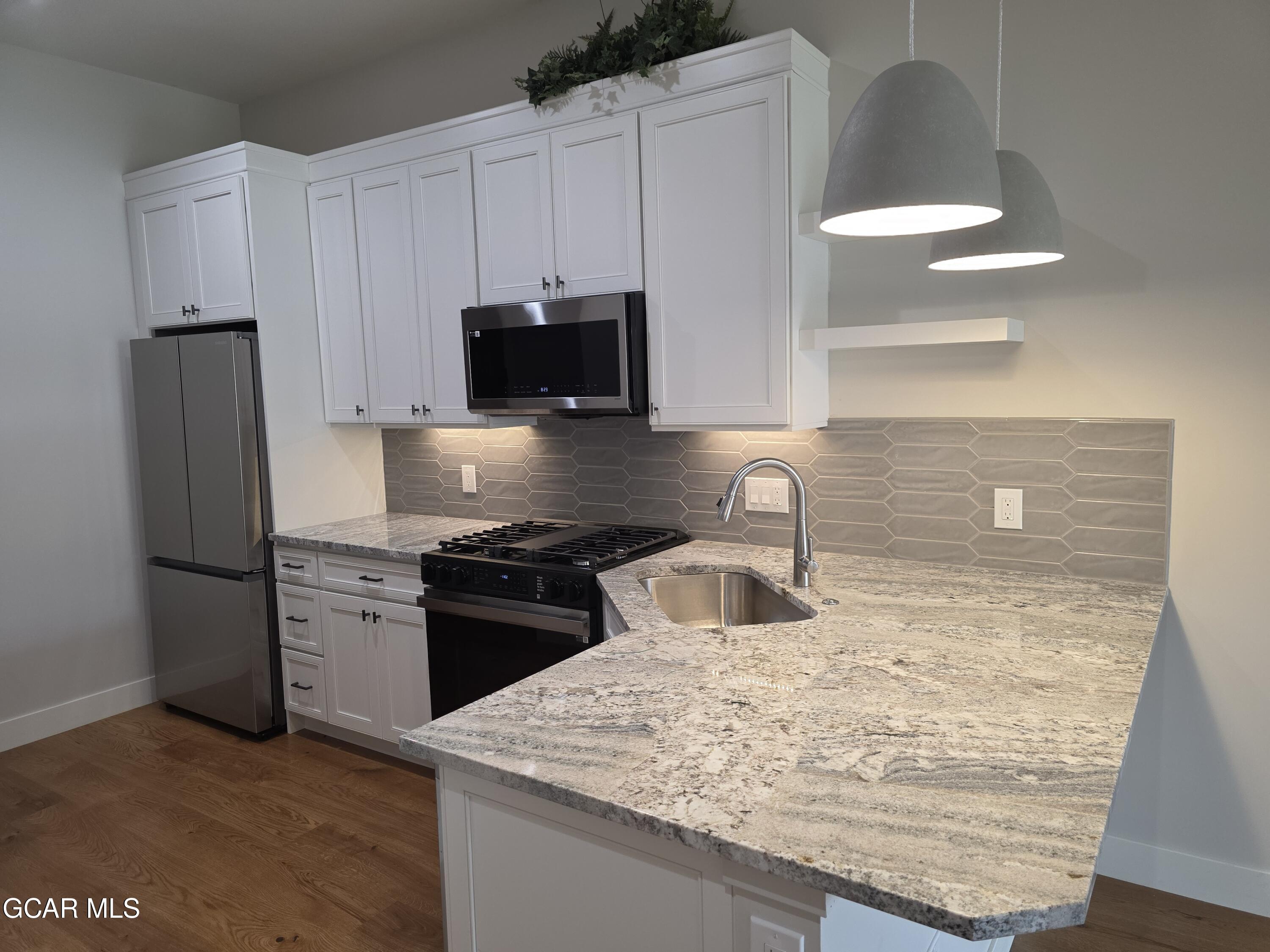 505 GRAND Avenue 203