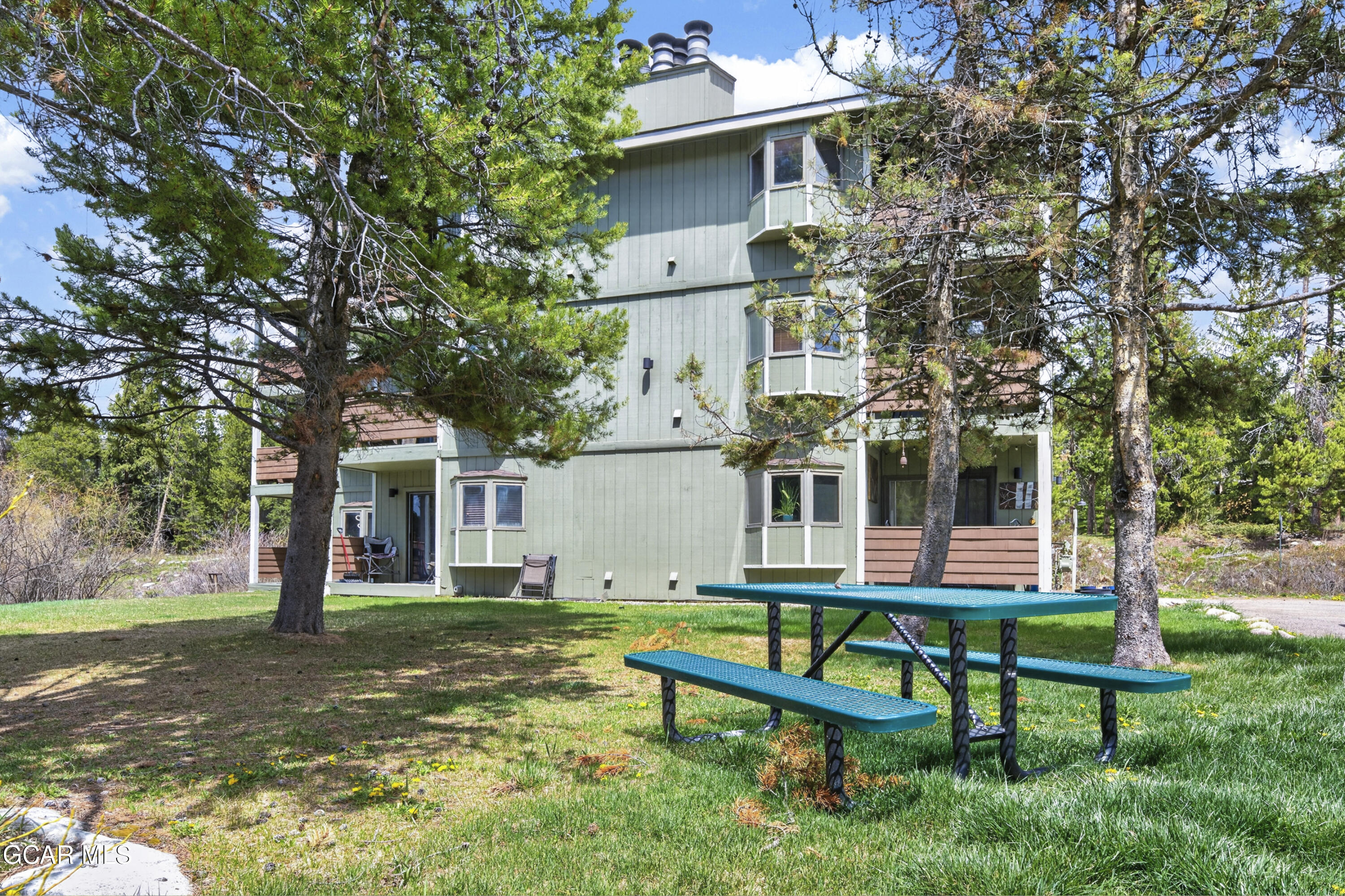 59 RIVER Drive 2