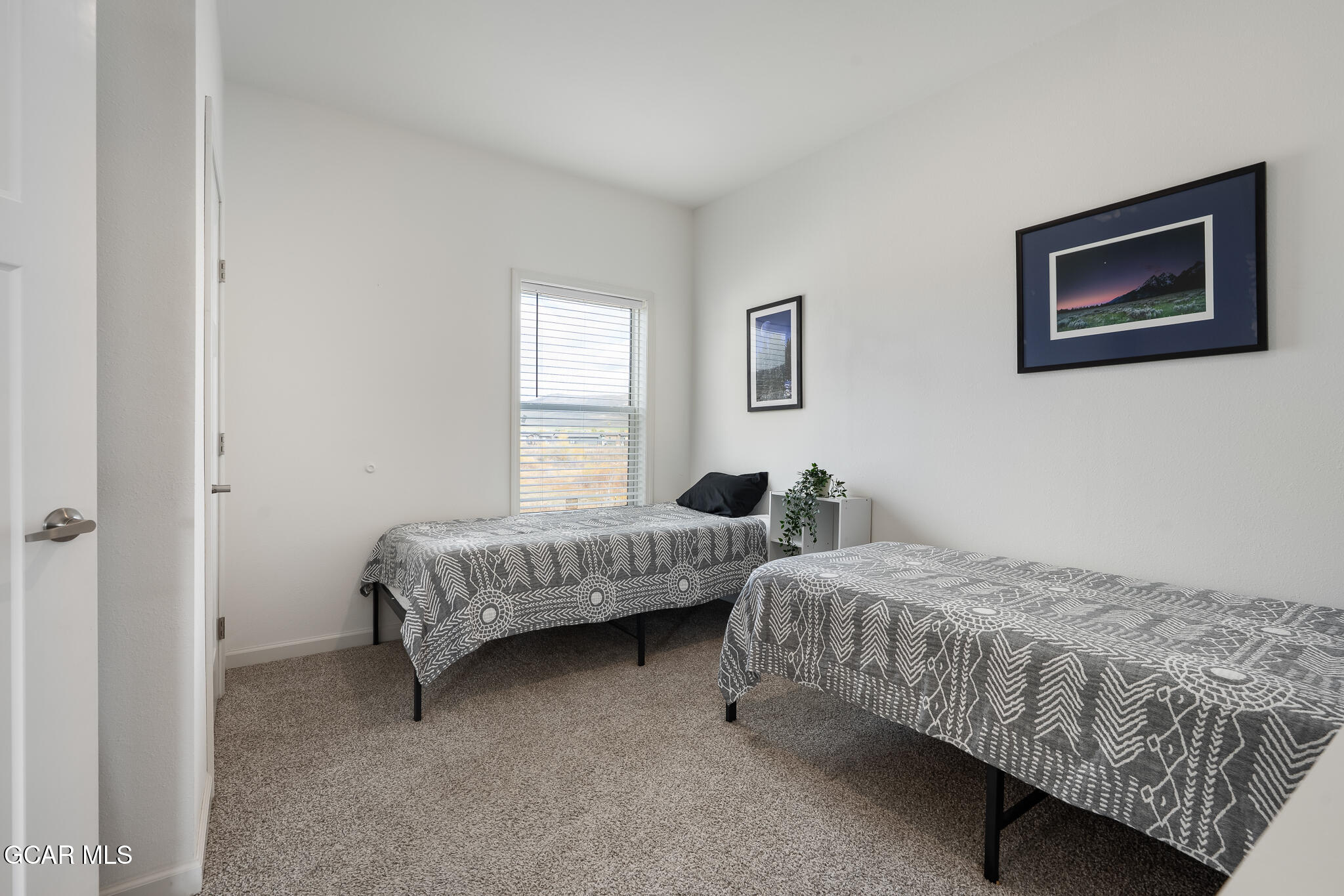551 Summit Trail 10