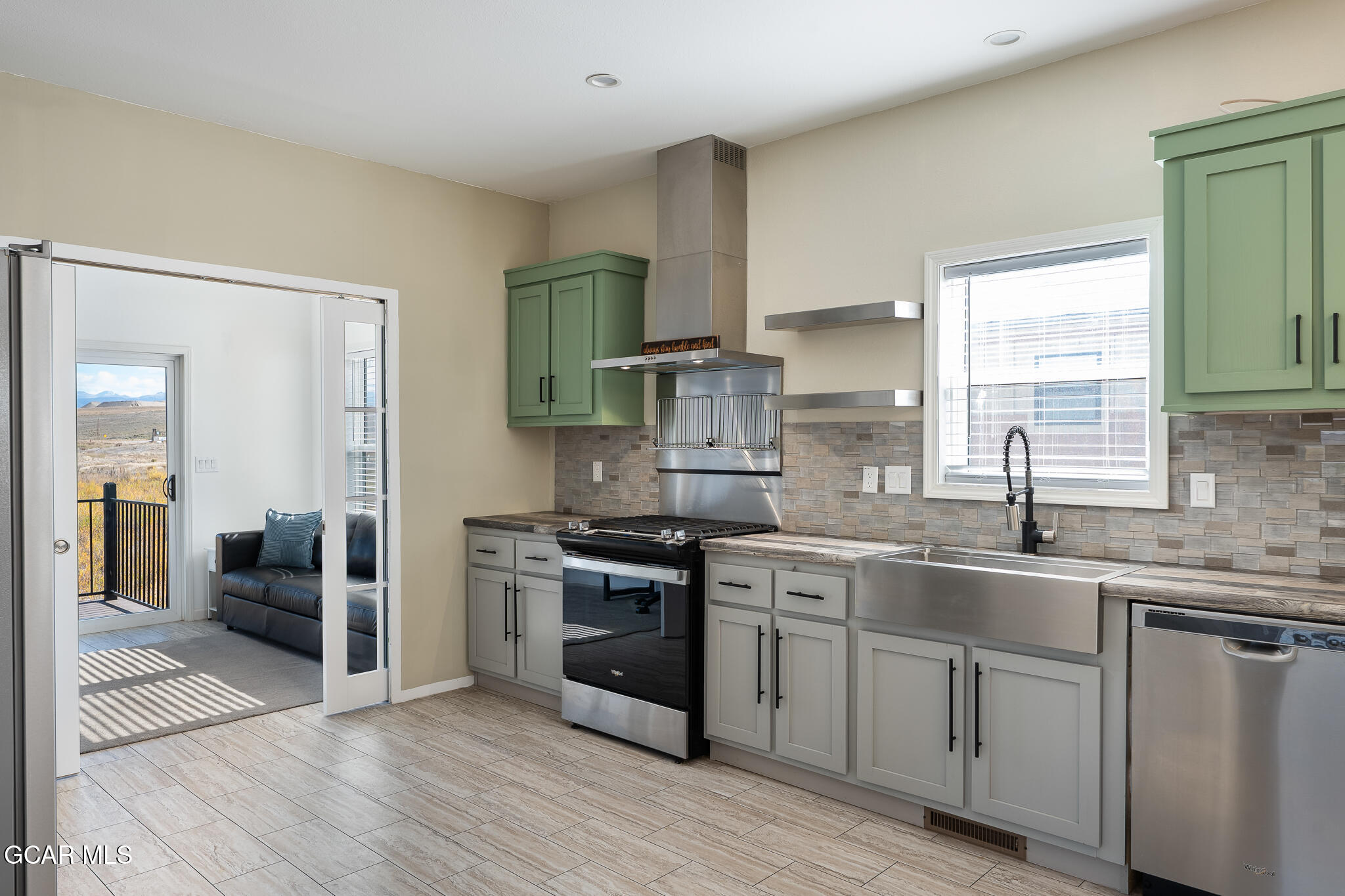 551 Summit Trail 10