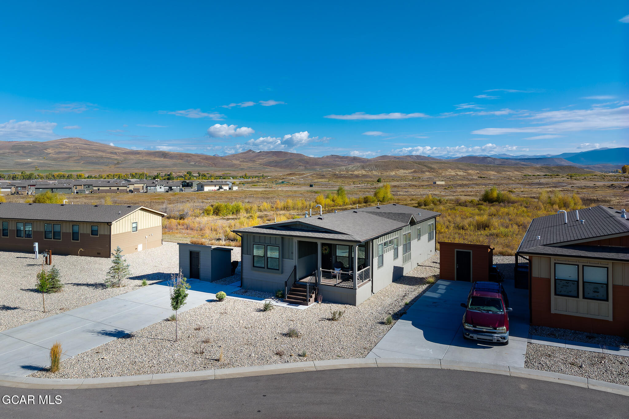 551 Summit Trail 10