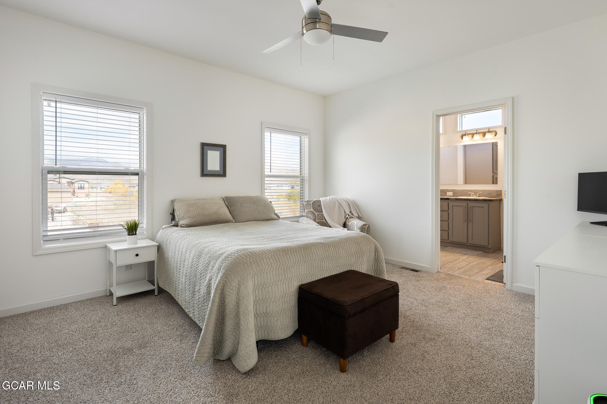 551 Summit Trail 10