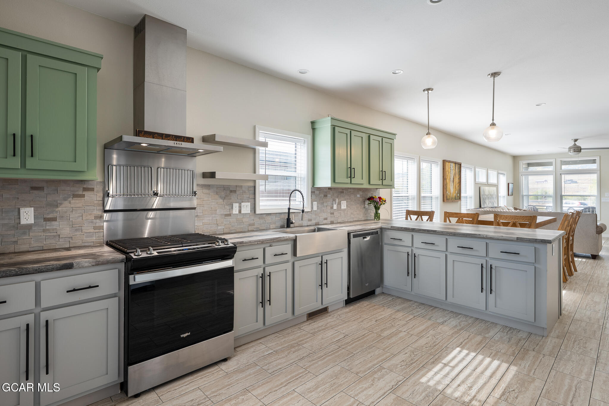 551 Summit Trail 10