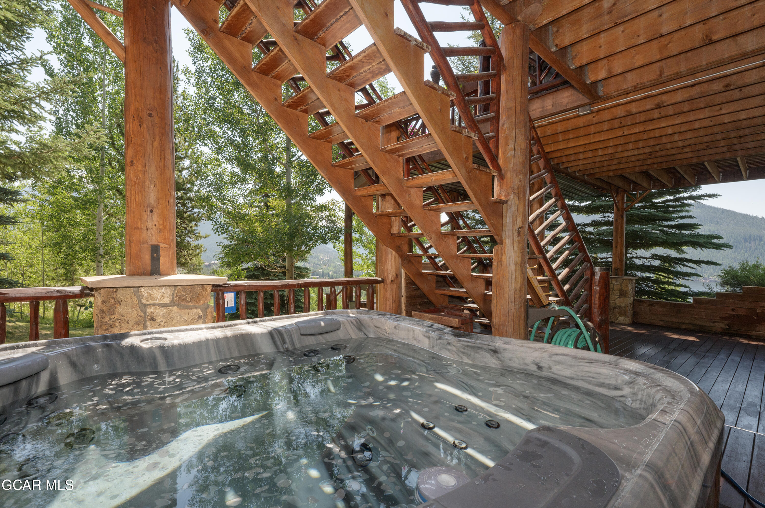 61 Farview Lane