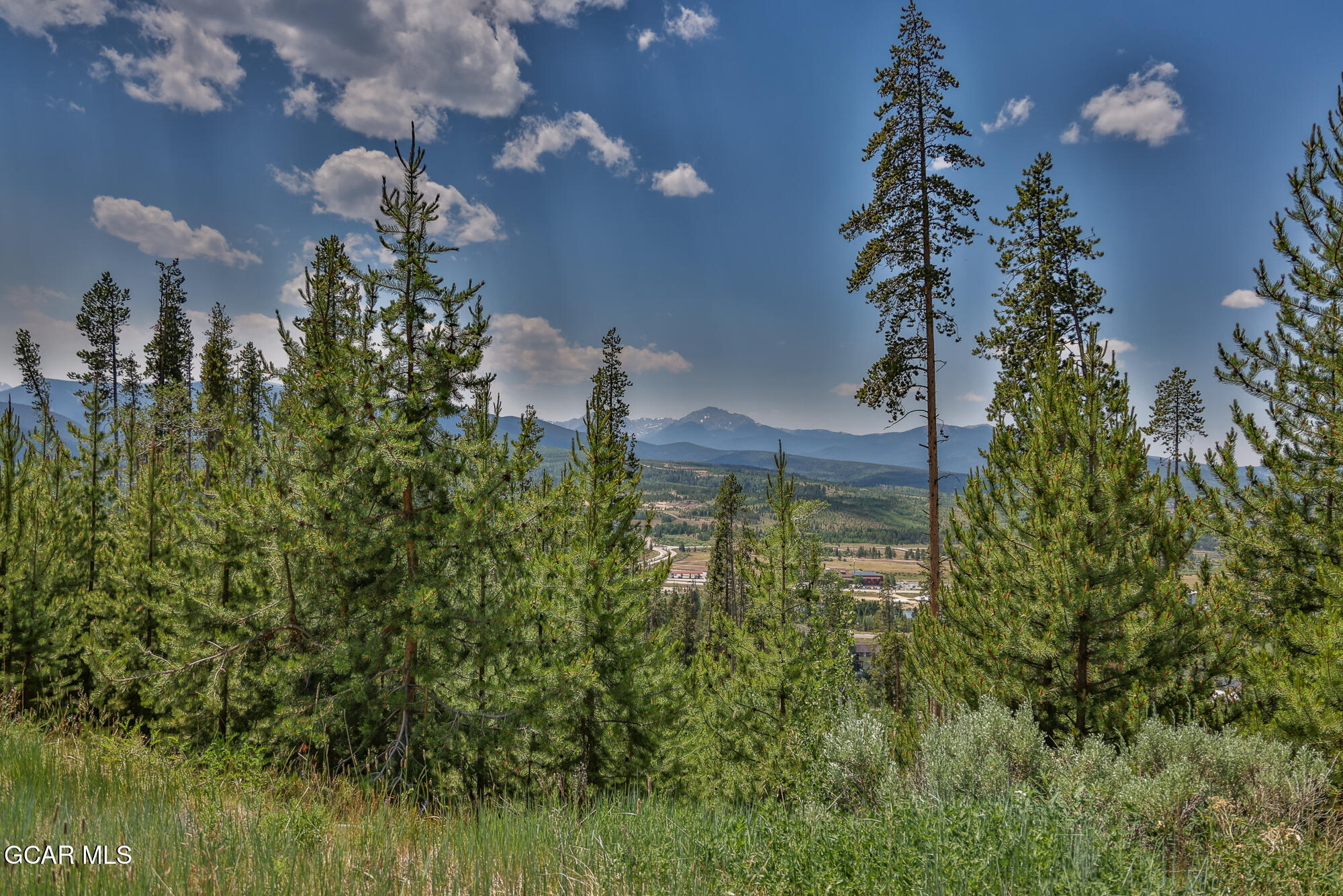 1055 Pioneer Trail