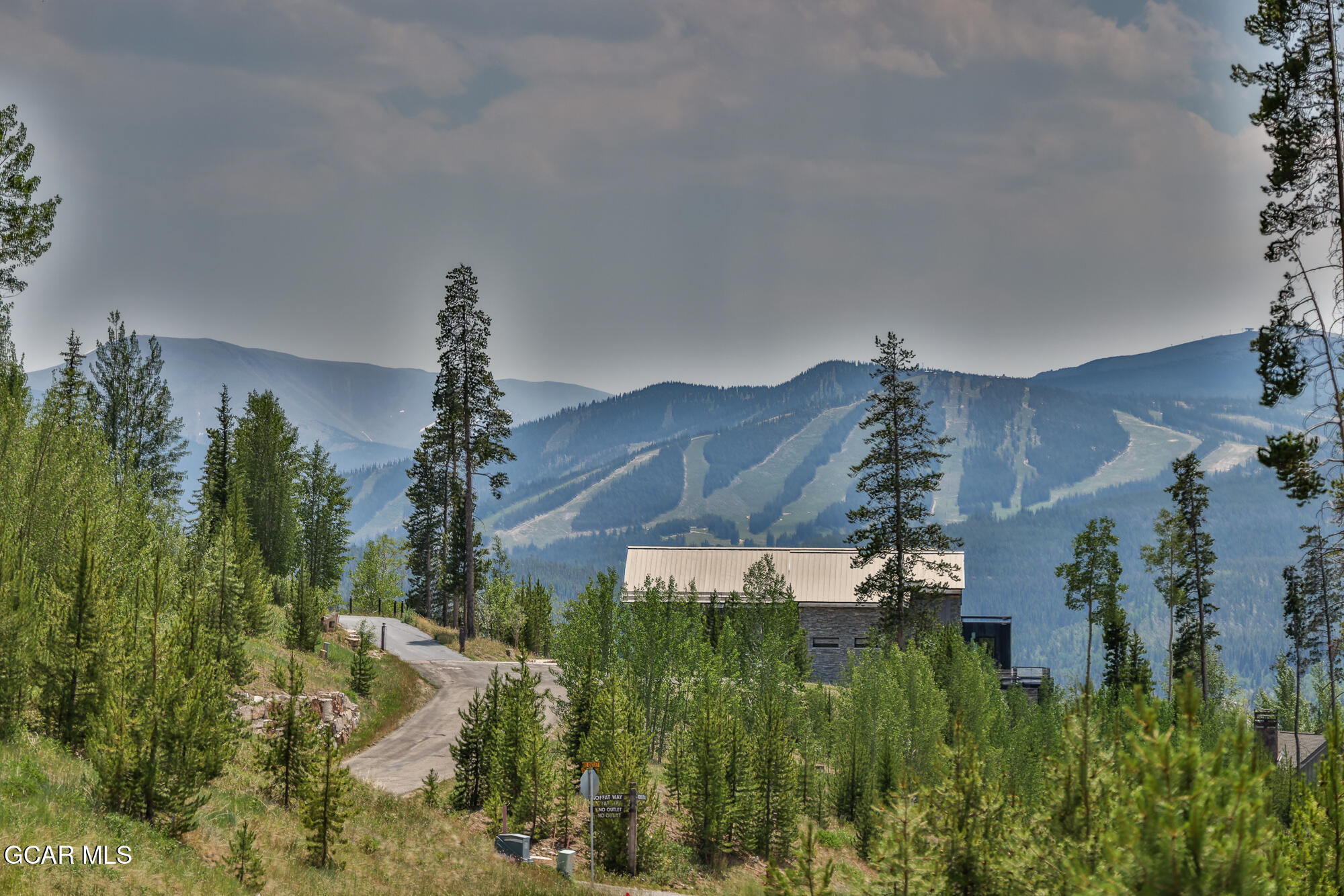1055 Pioneer Trail