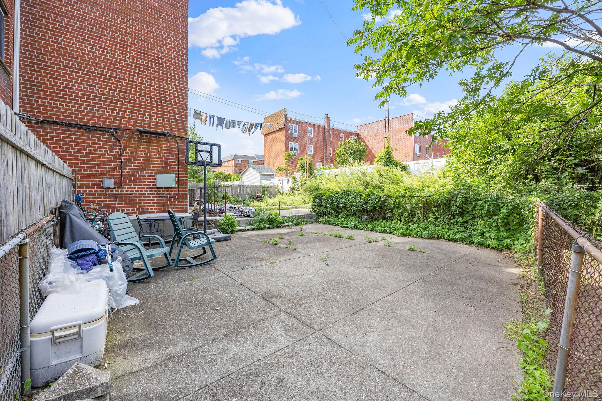 7521 Caldwell Avenue