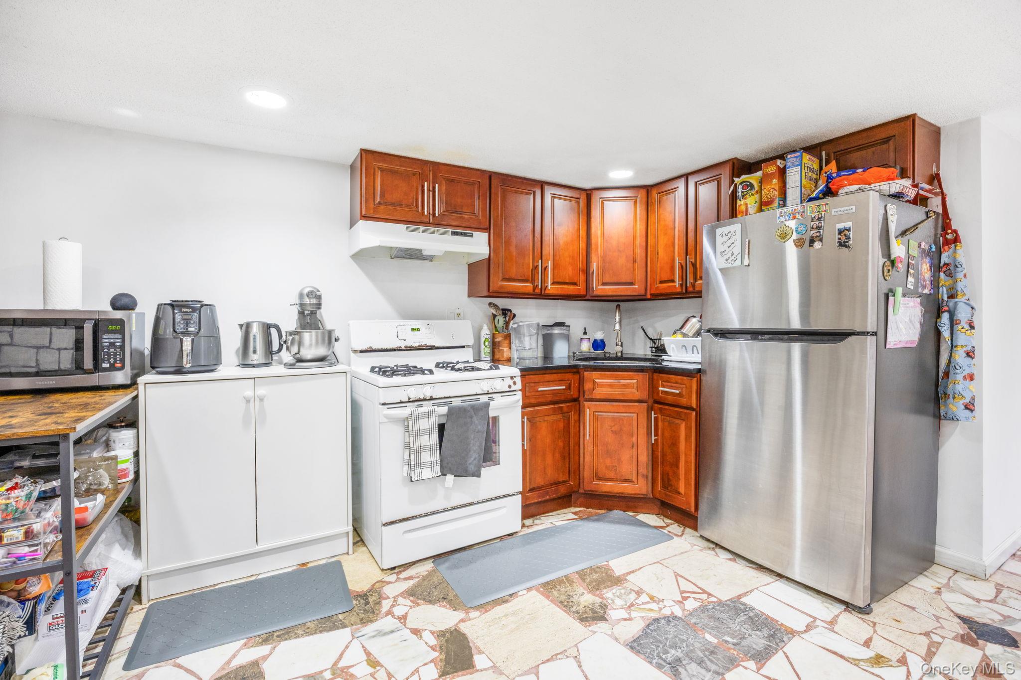 7521 Caldwell Avenue