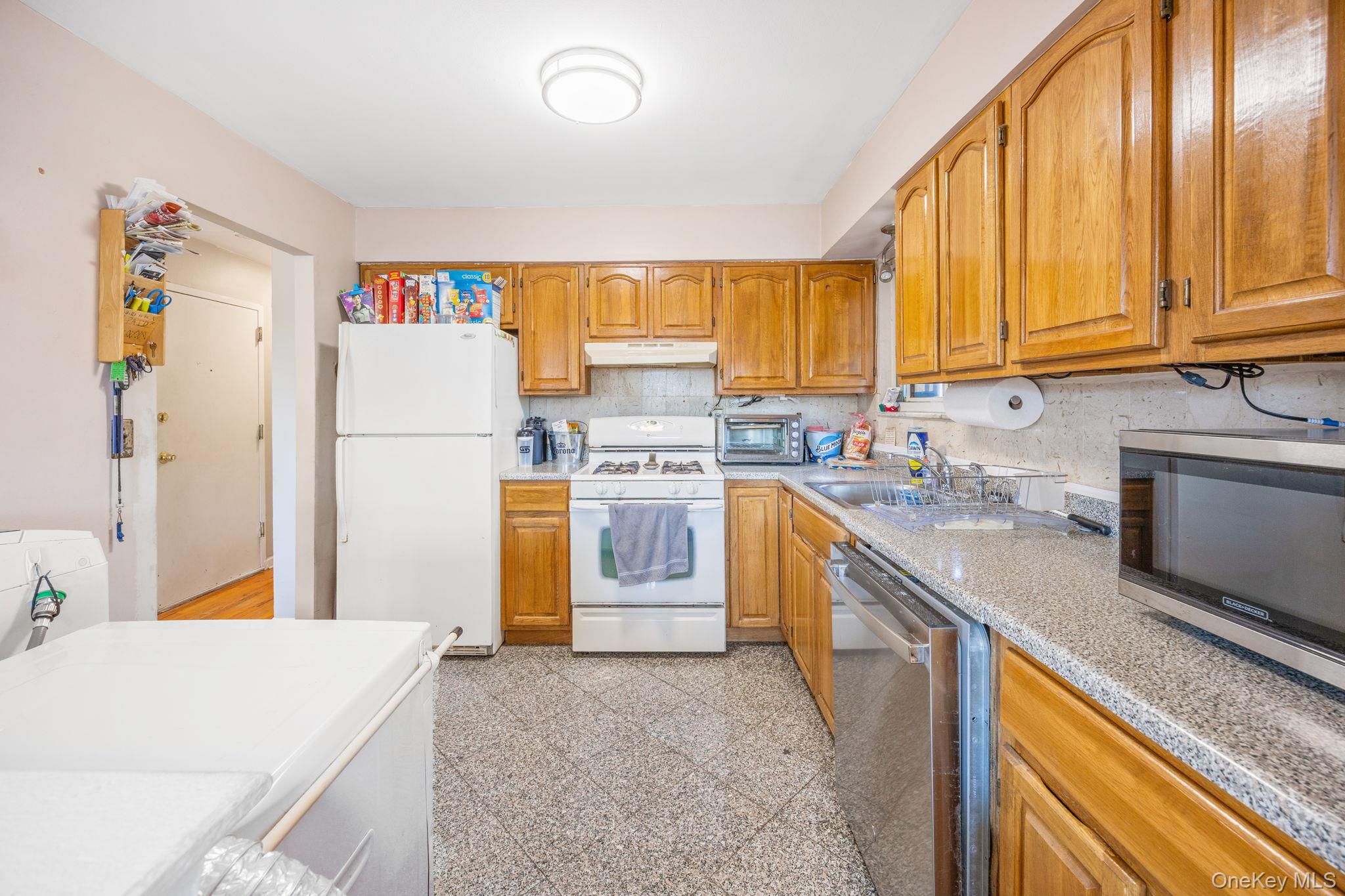 7521 Caldwell Avenue