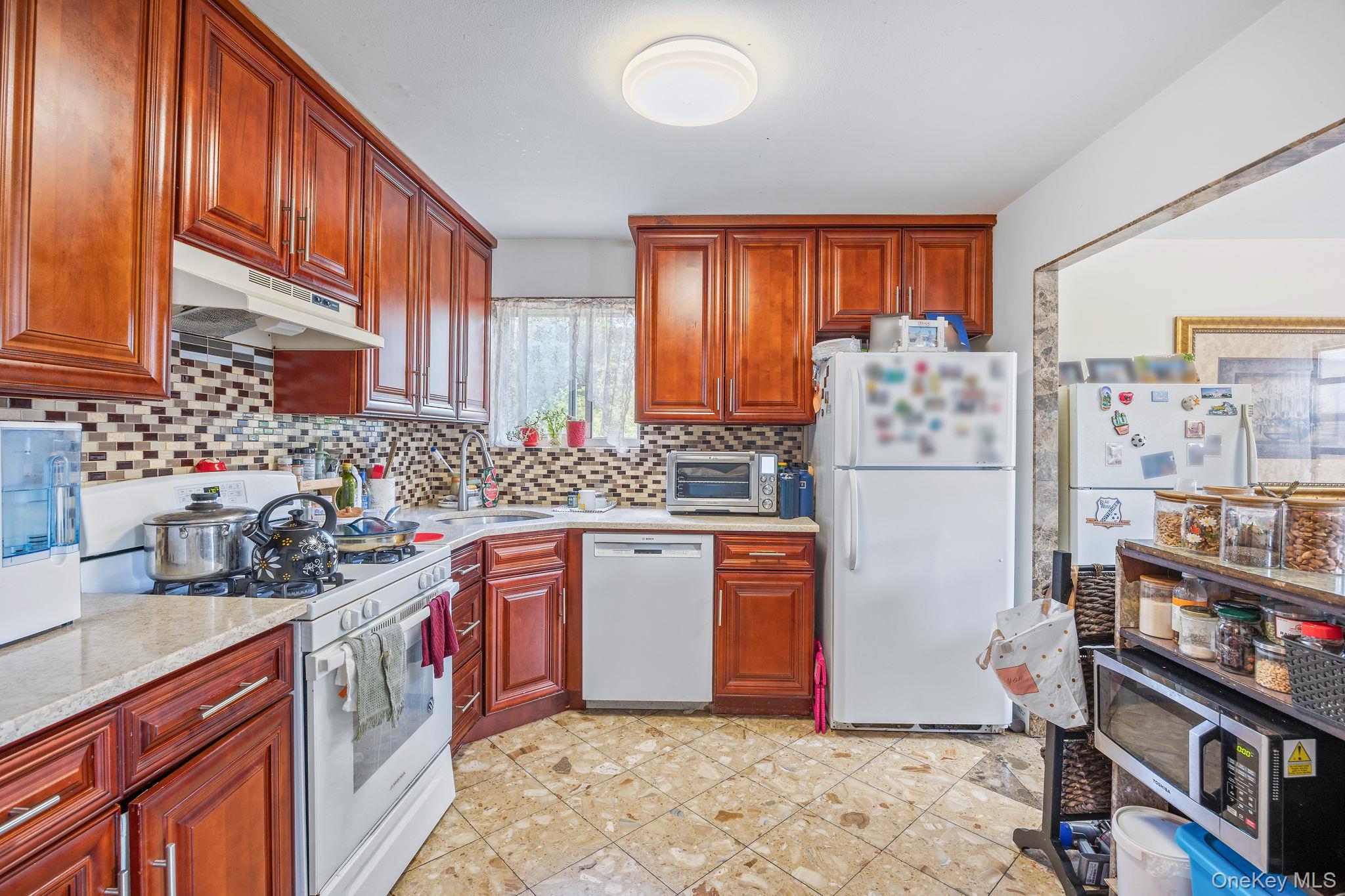 7521 Caldwell Avenue