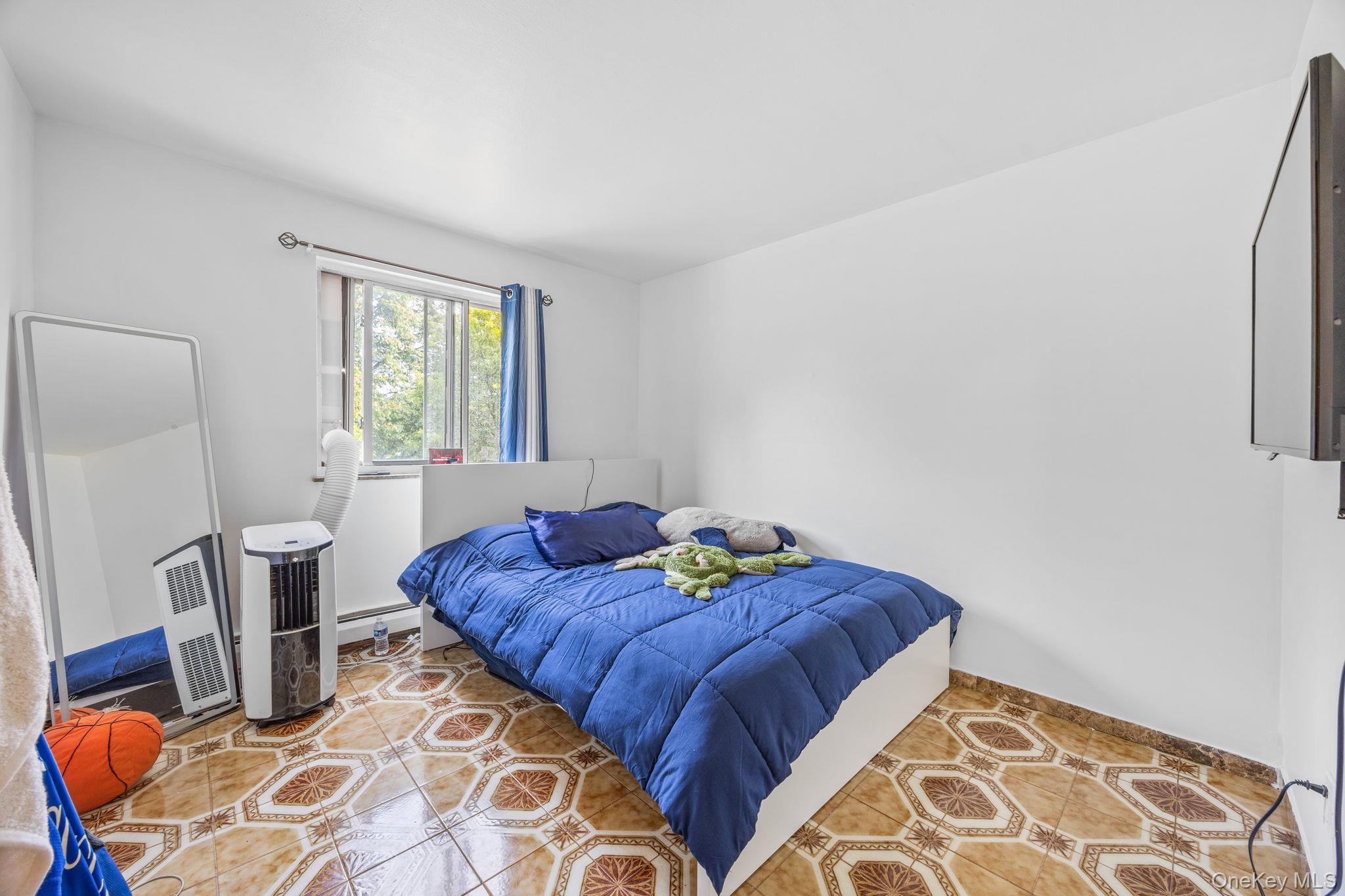 7521 Caldwell Avenue