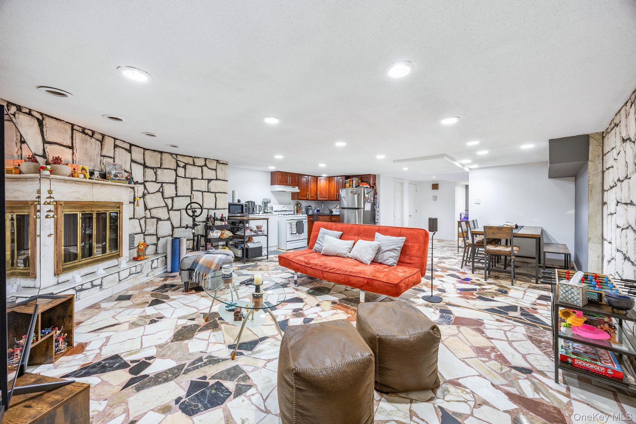 7521 Caldwell Avenue