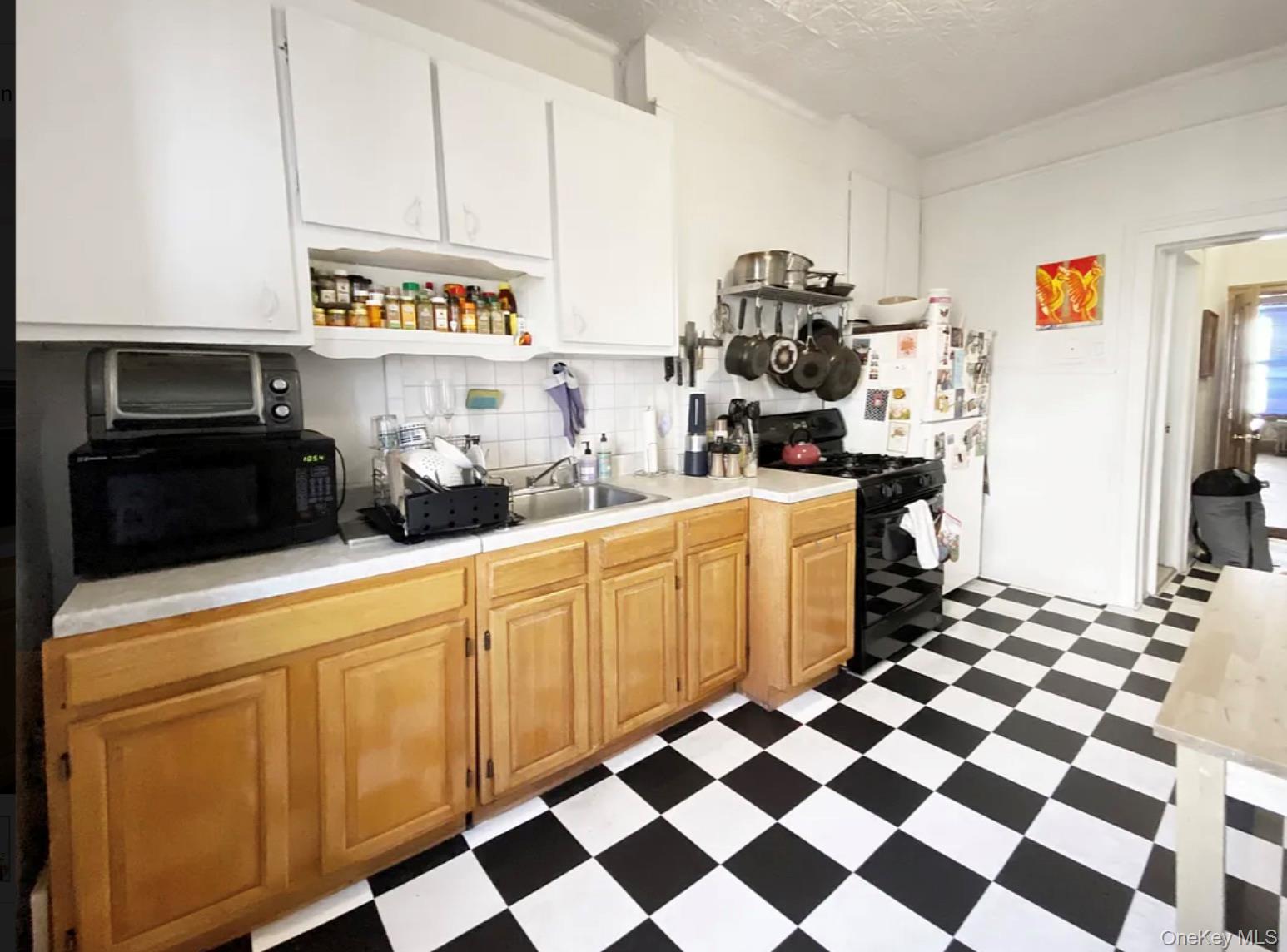 141 Conselyea Street