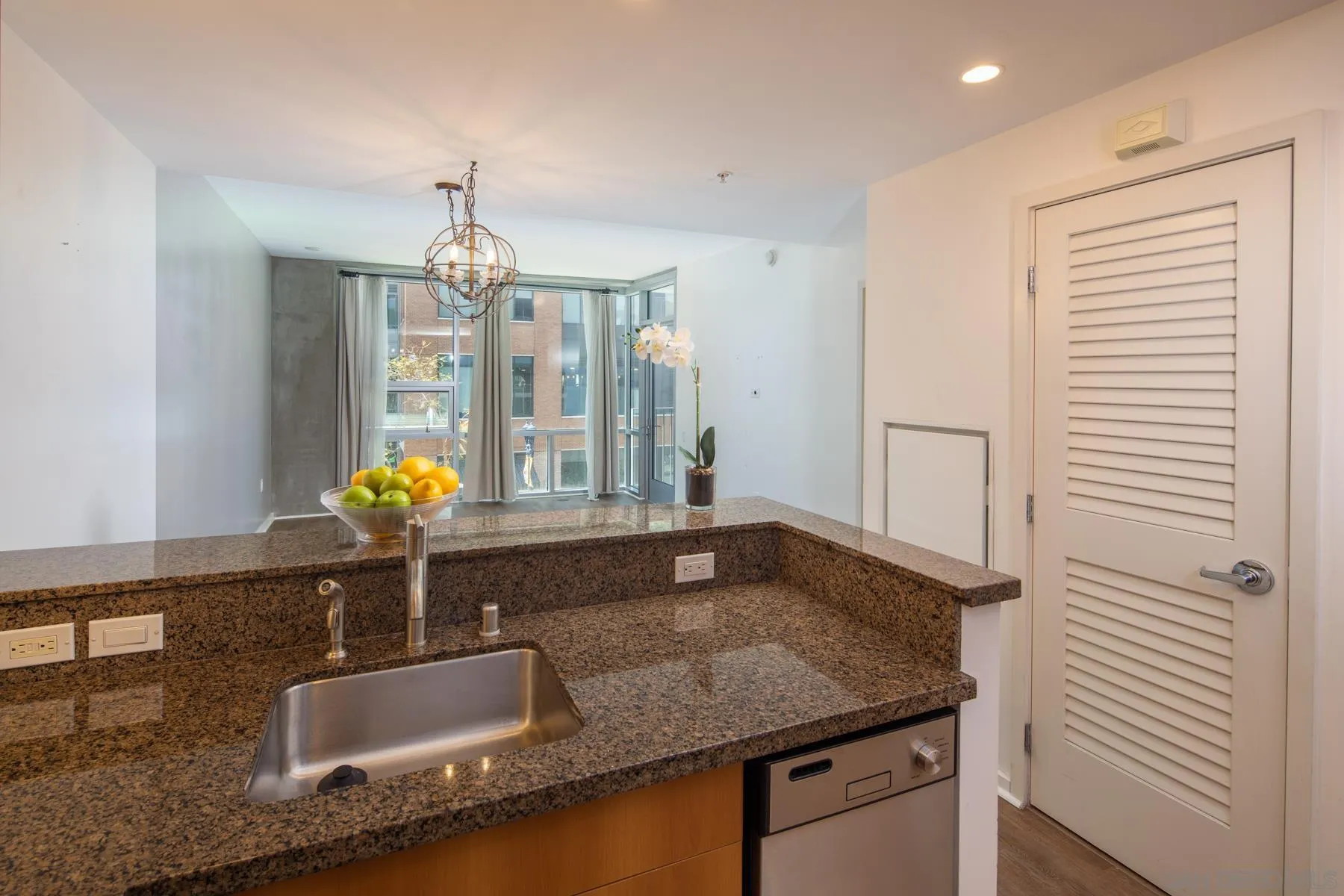 321 10th Ave Unit 304