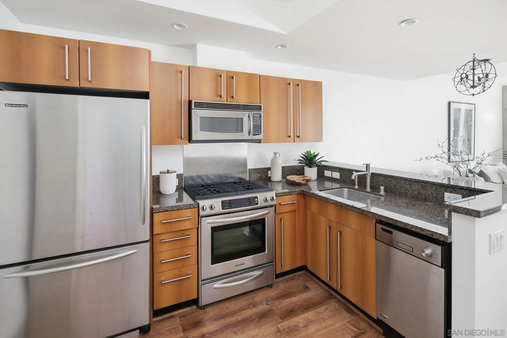 321 10th Ave Unit 304