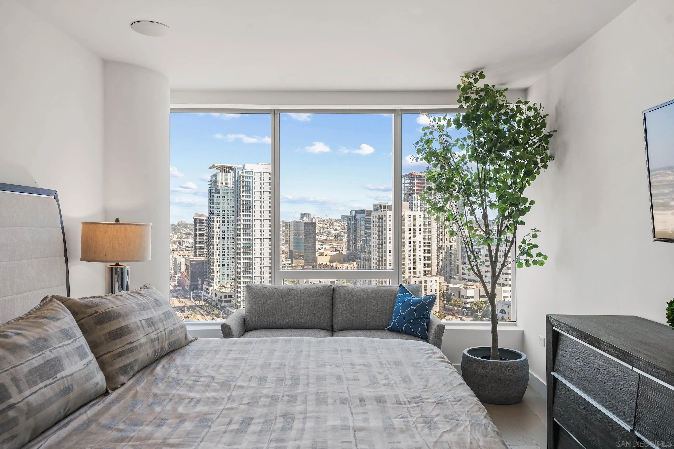 888 W E Street Unit 2206