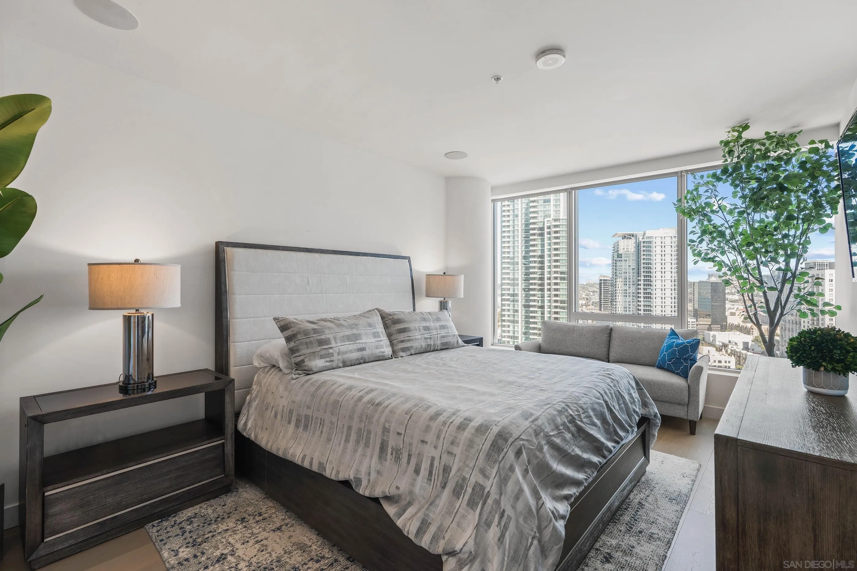 888 W E Street Unit 2206