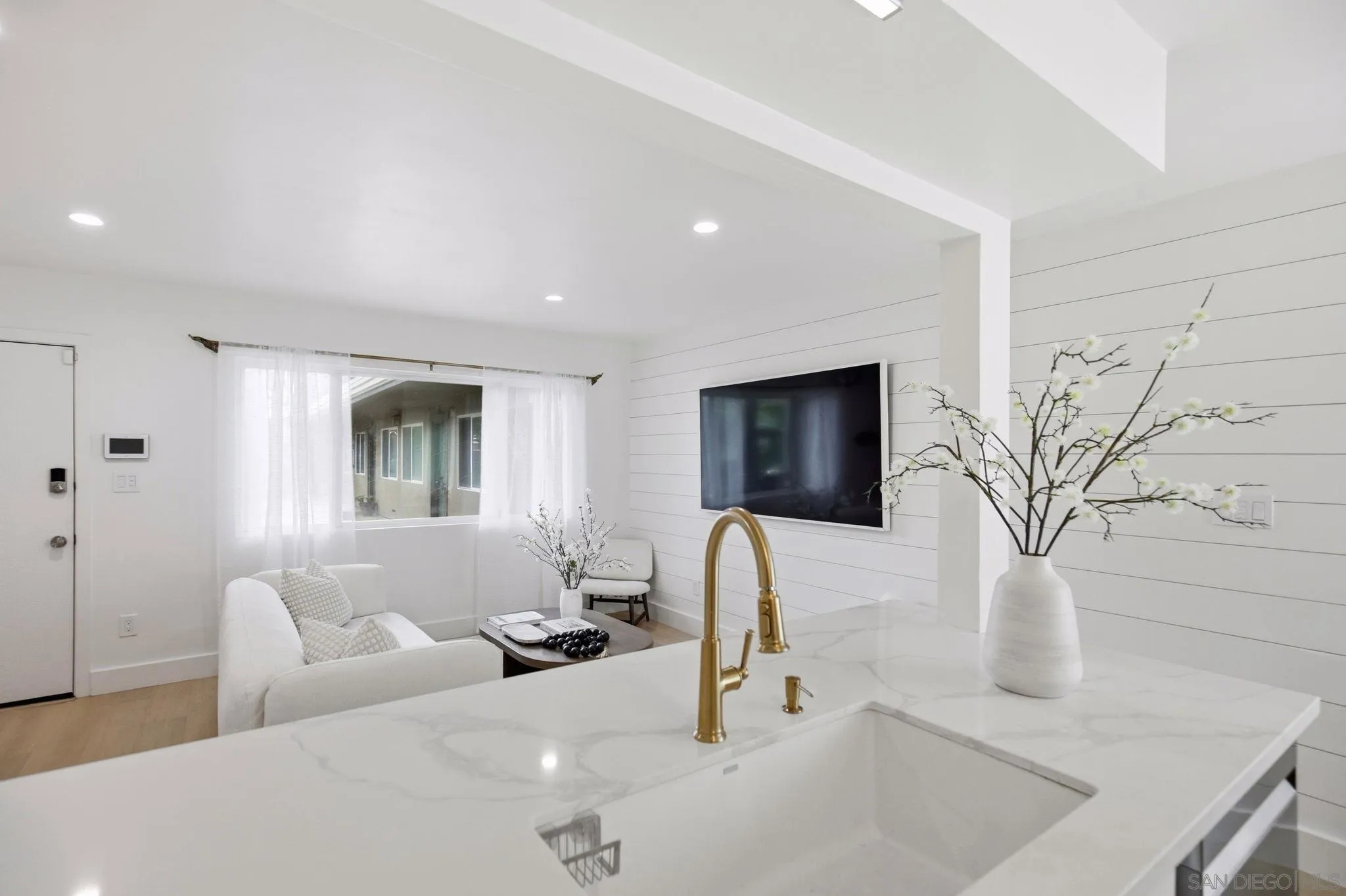 3932 9th Ave Unit 5