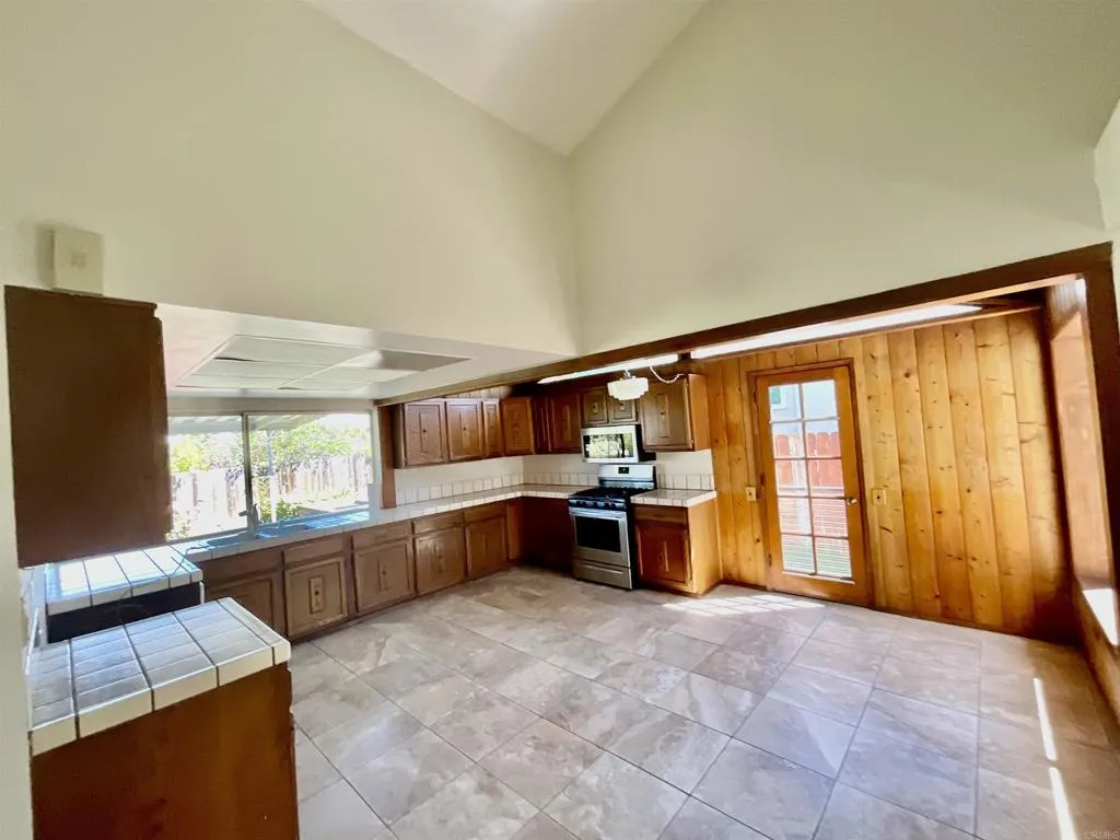 3128 Governor Drive