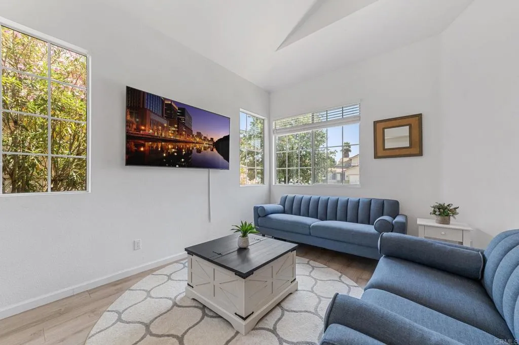 25134 Calle Entradero