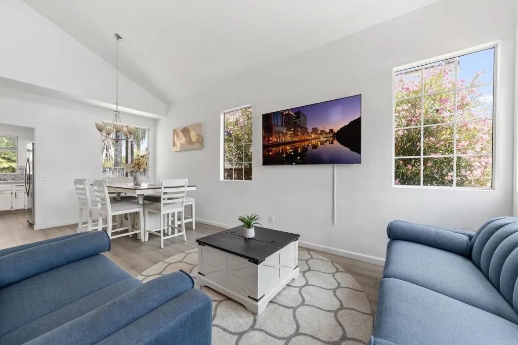 25134 Calle Entradero