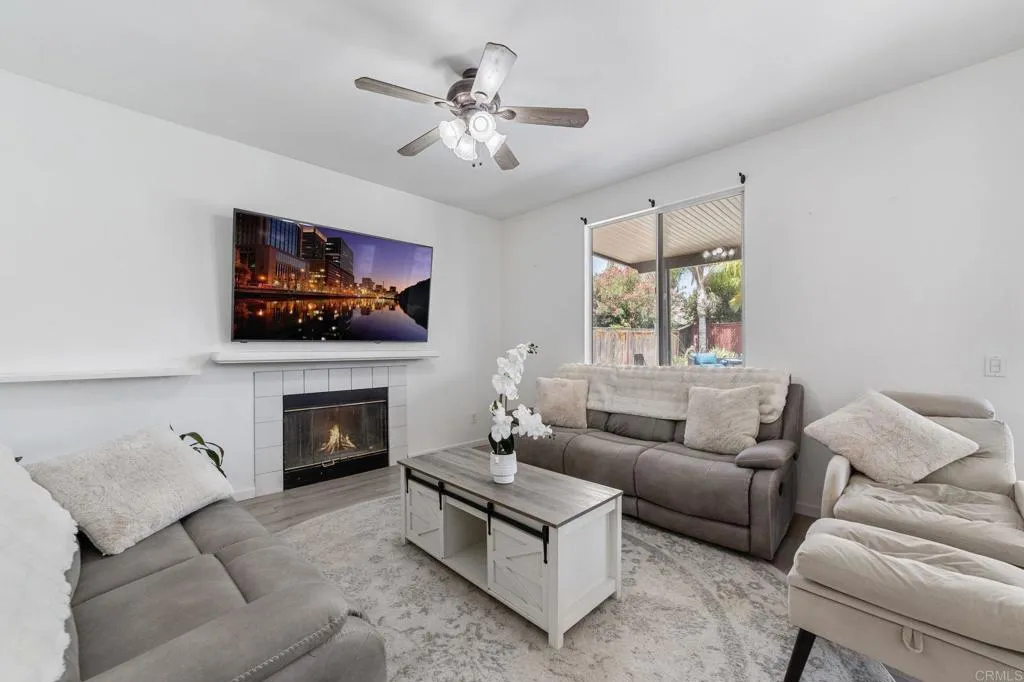 25134 Calle Entradero