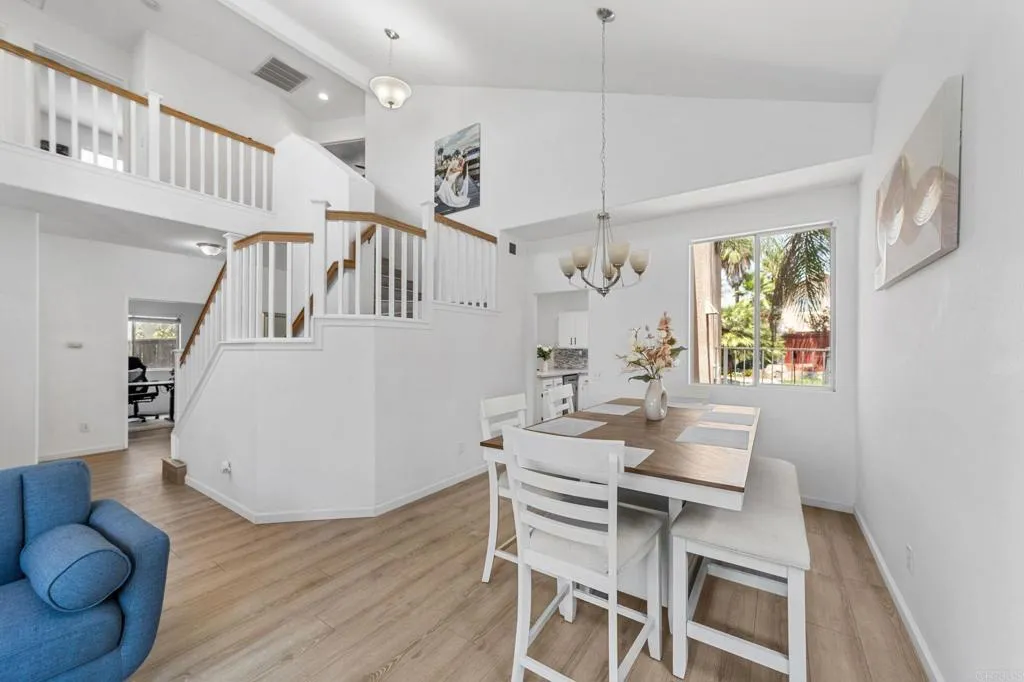 25134 Calle Entradero