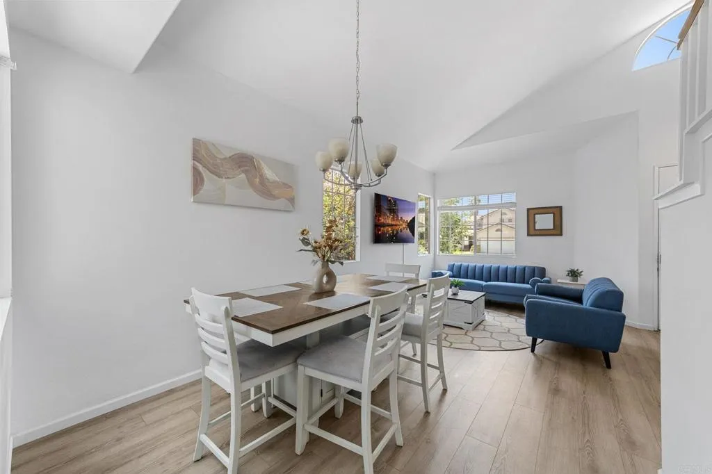 25134 Calle Entradero