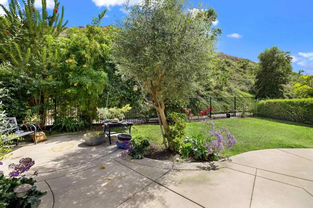 2640 Overlook Point Drive