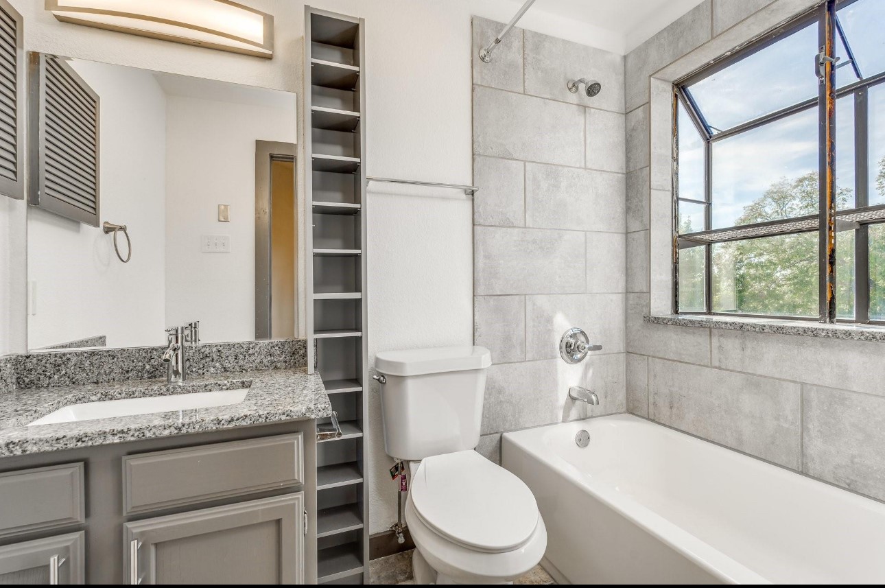 4800 W Lovers Lane 315