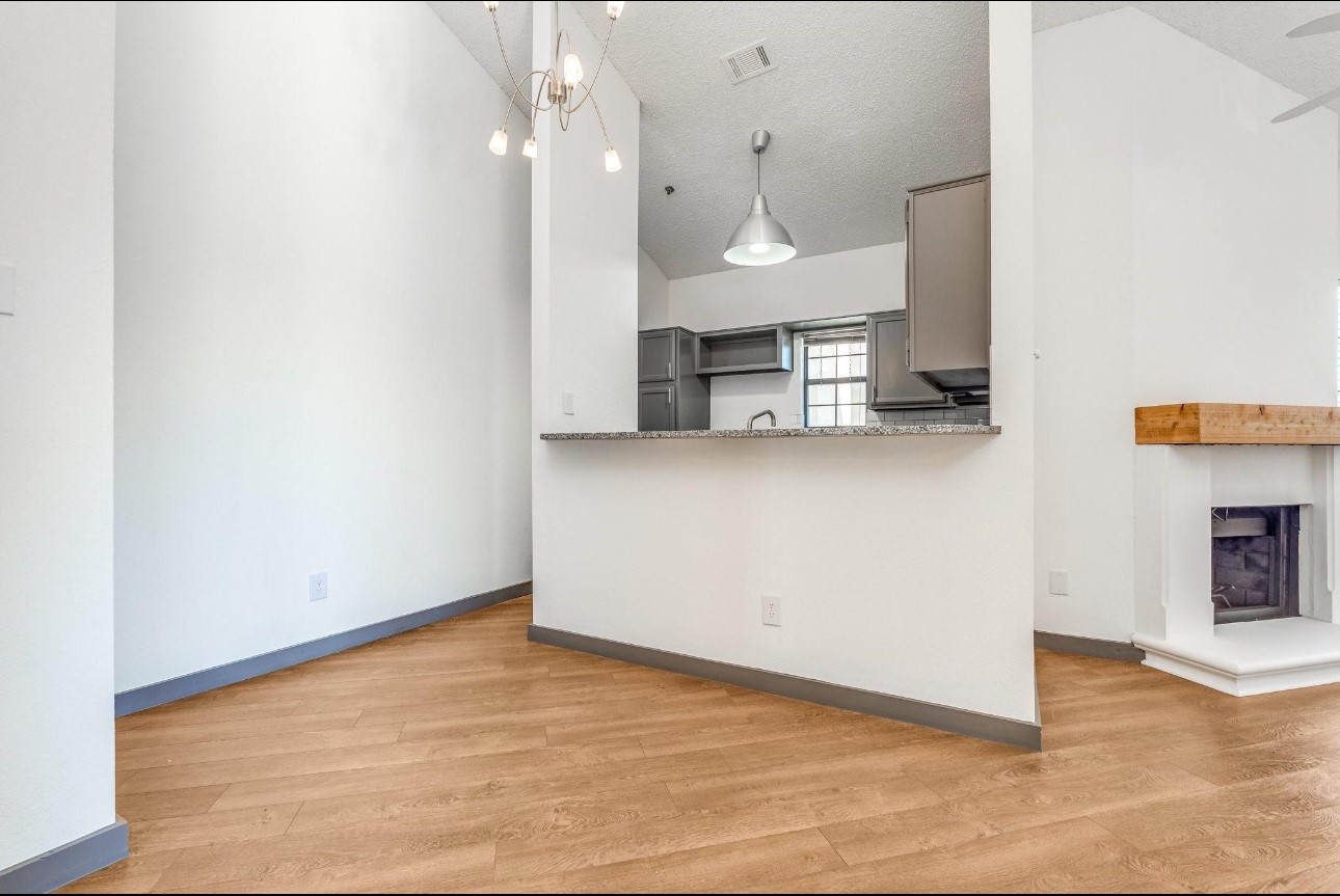 4800 W Lovers Lane 315