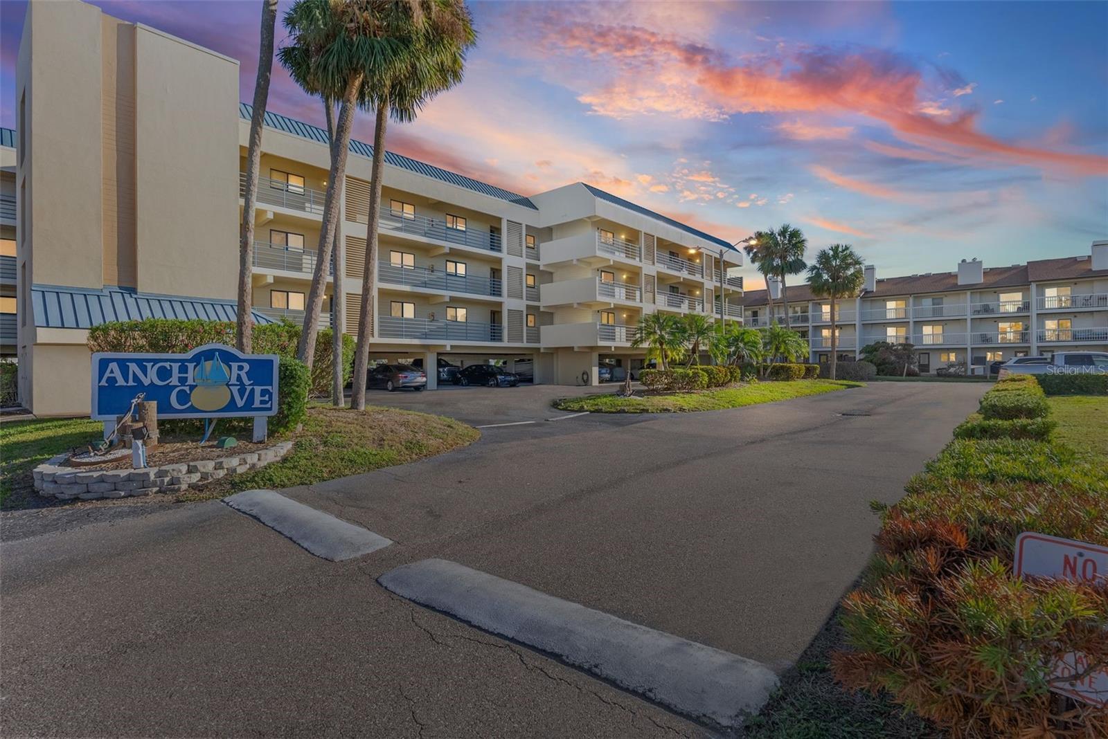 363 PINELLAS BAYWAY S #33