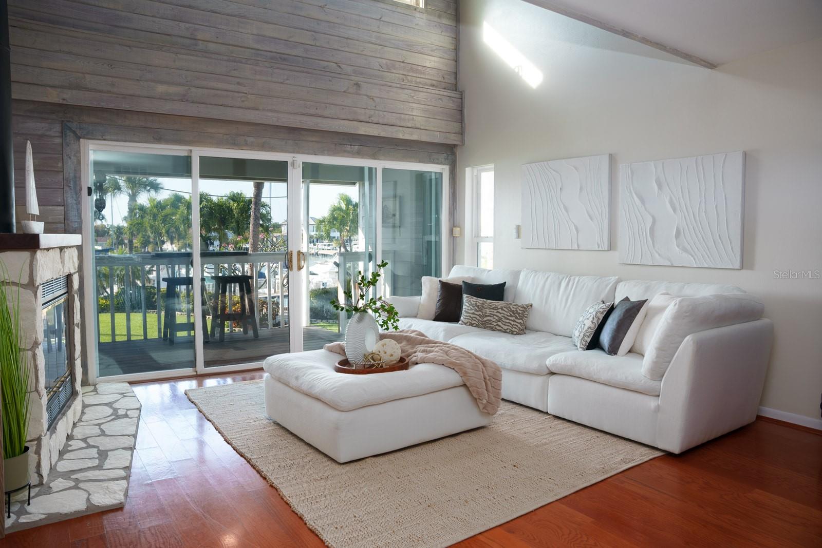 370 PINELLAS BAYWAY S #E