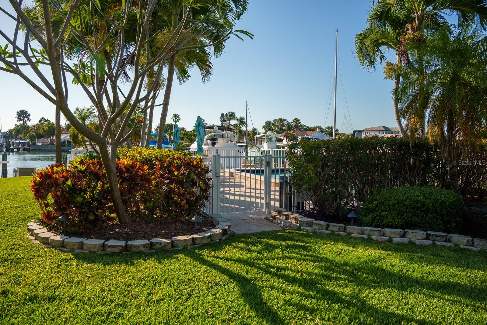 370 PINELLAS BAYWAY S #E